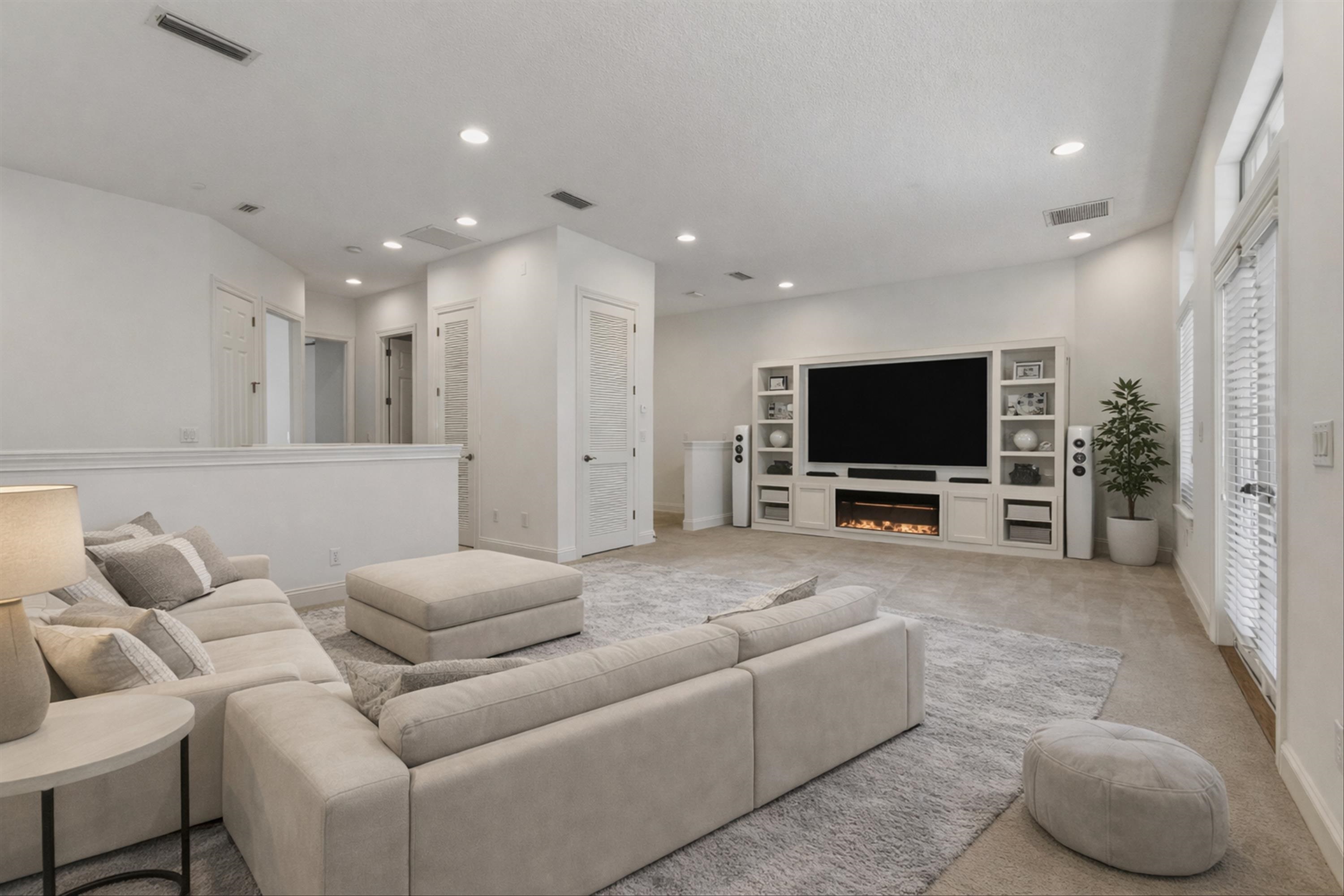 Image 4 of 76 For 654 Loop Pkwy S