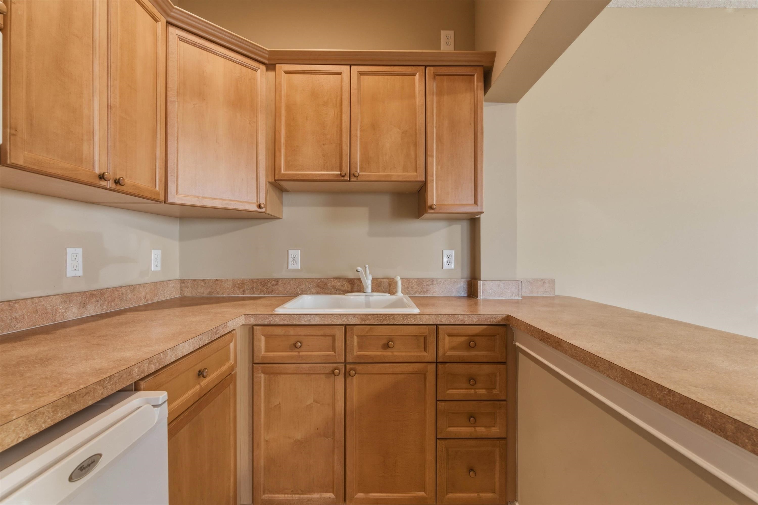 Image 43 of 76 For 654 Loop Pkwy S