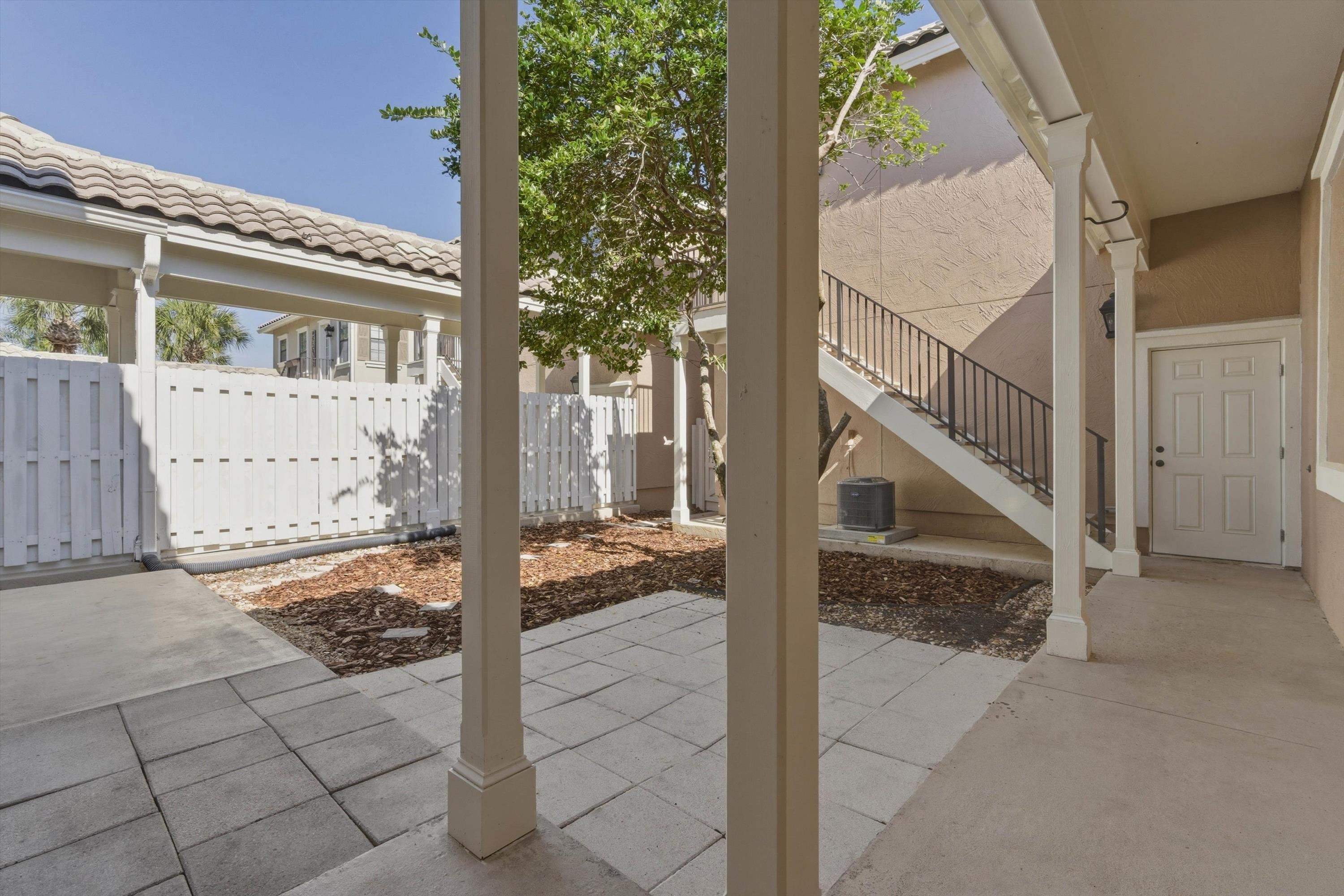 Image 45 of 76 For 654 Loop Pkwy S