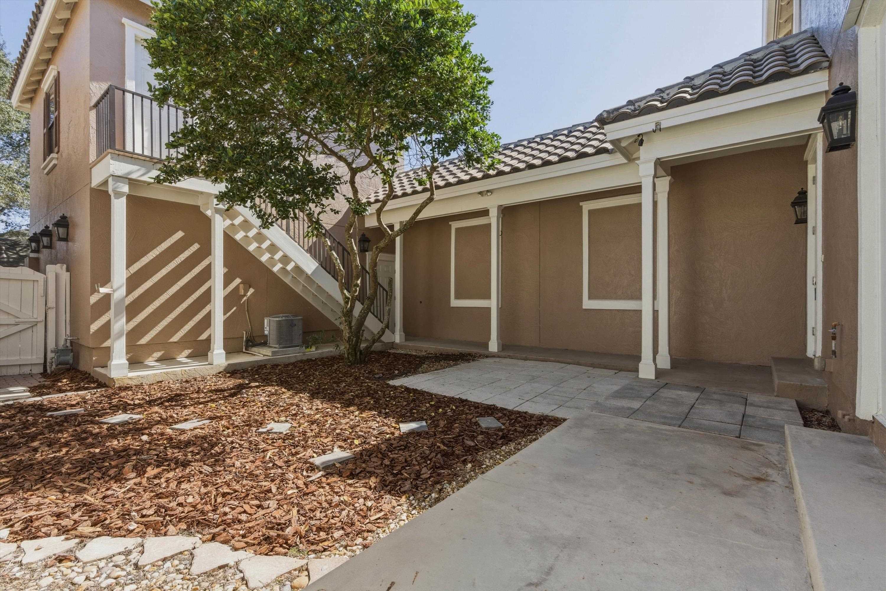 Image 47 of 76 For 654 Loop Pkwy S