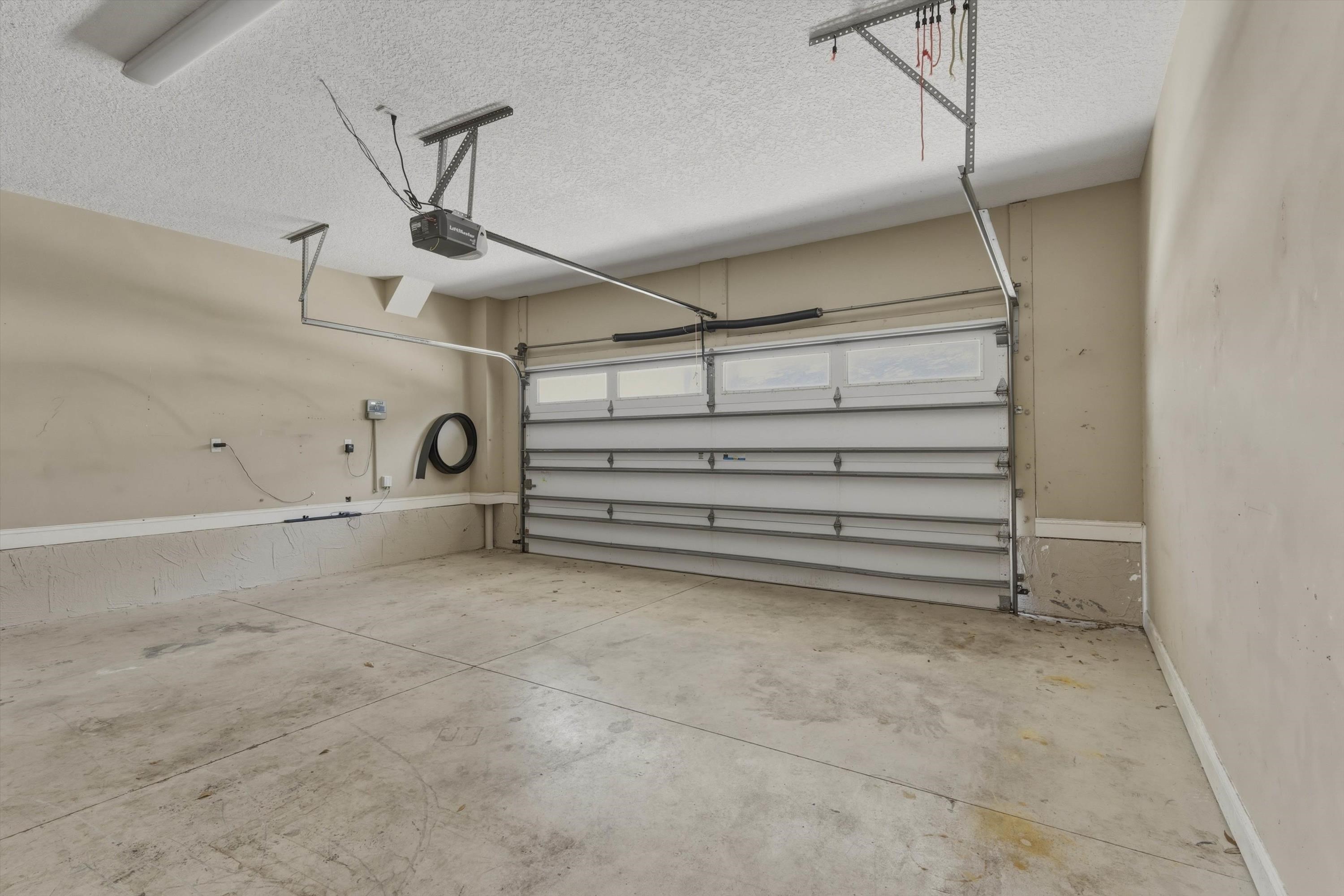 Image 48 of 76 For 654 Loop Pkwy S