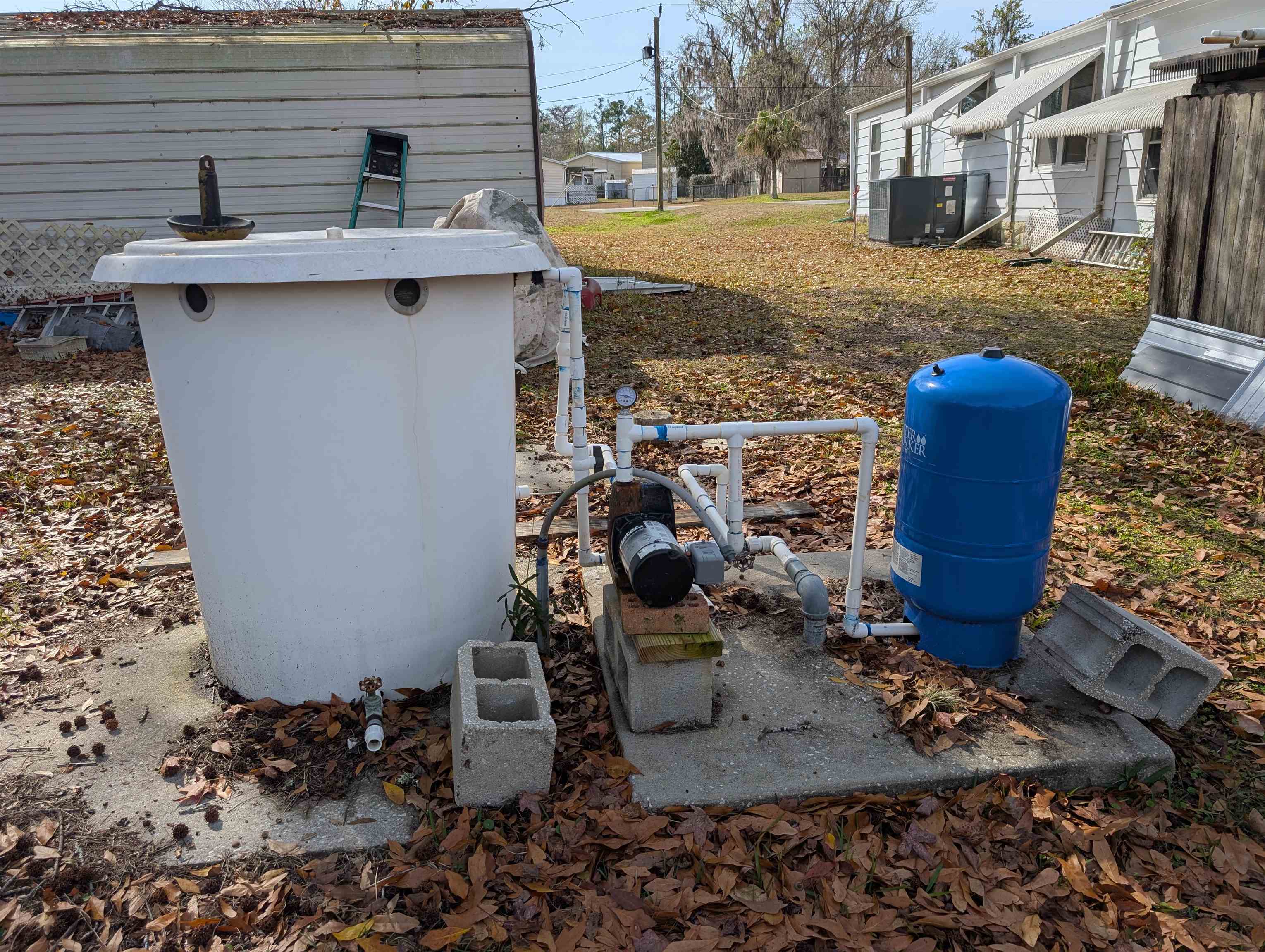 Image 3 of 21 For 102 Edgewater Rd