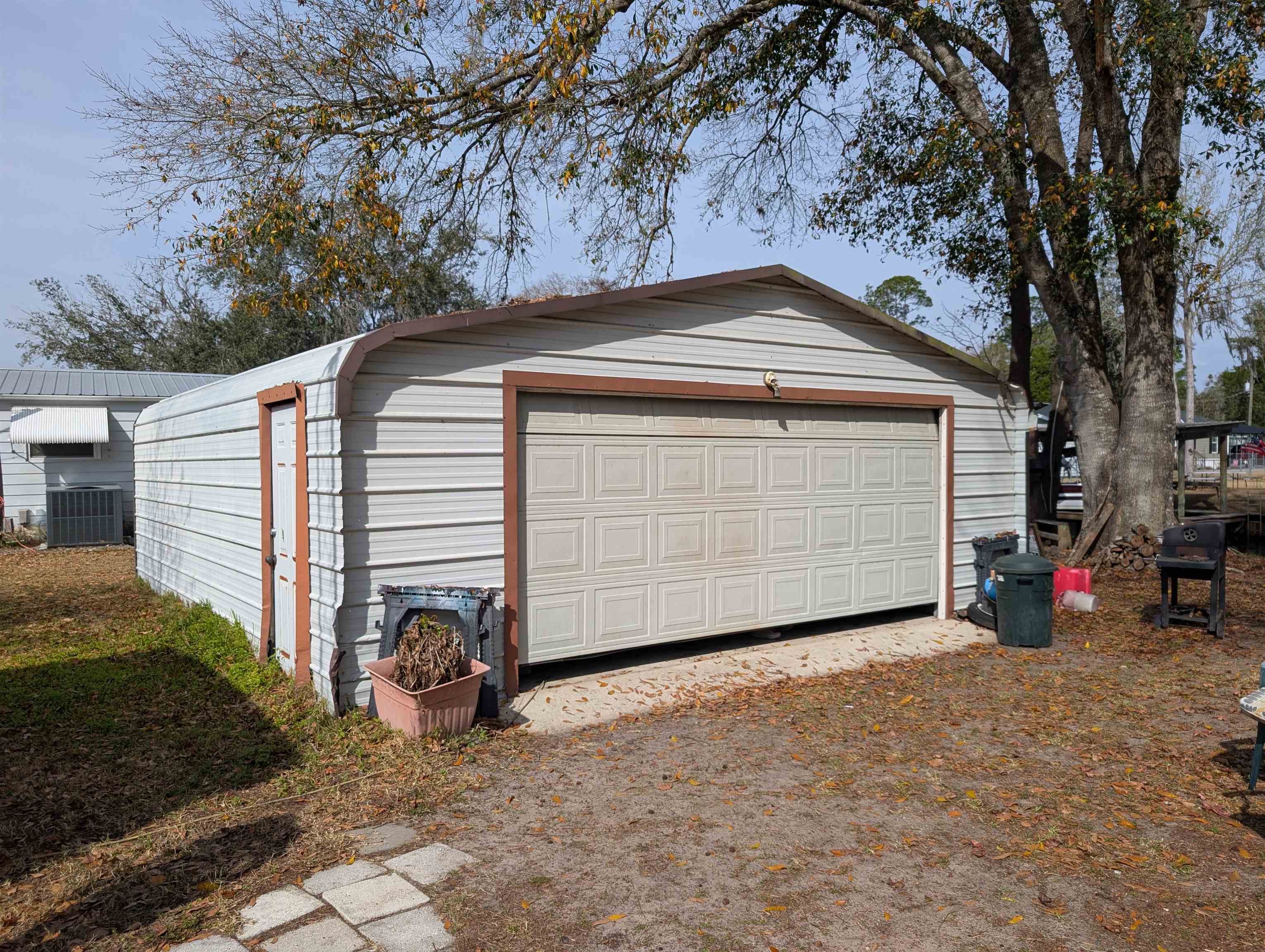 Image 4 of 21 For 102 Edgewater Rd