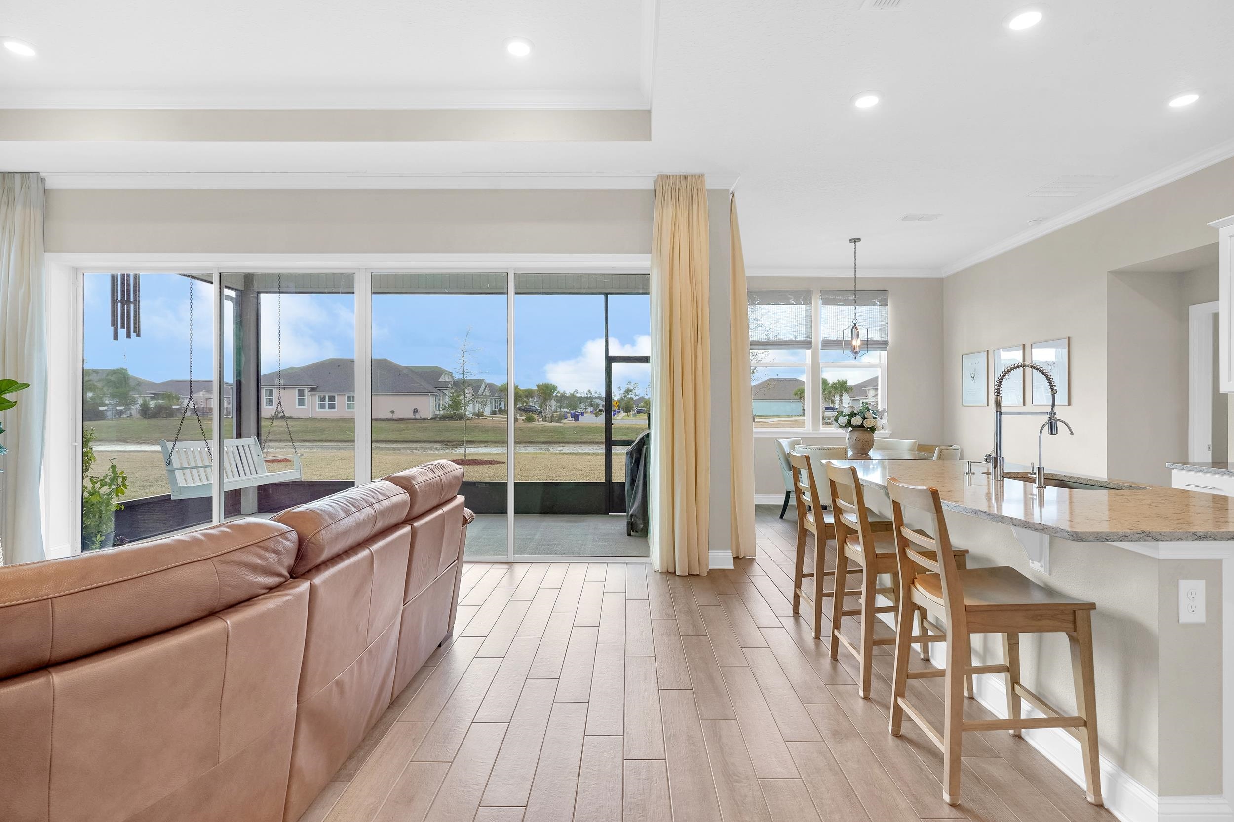 Image 7 of 50 For 403 Ocean Jasper Dr