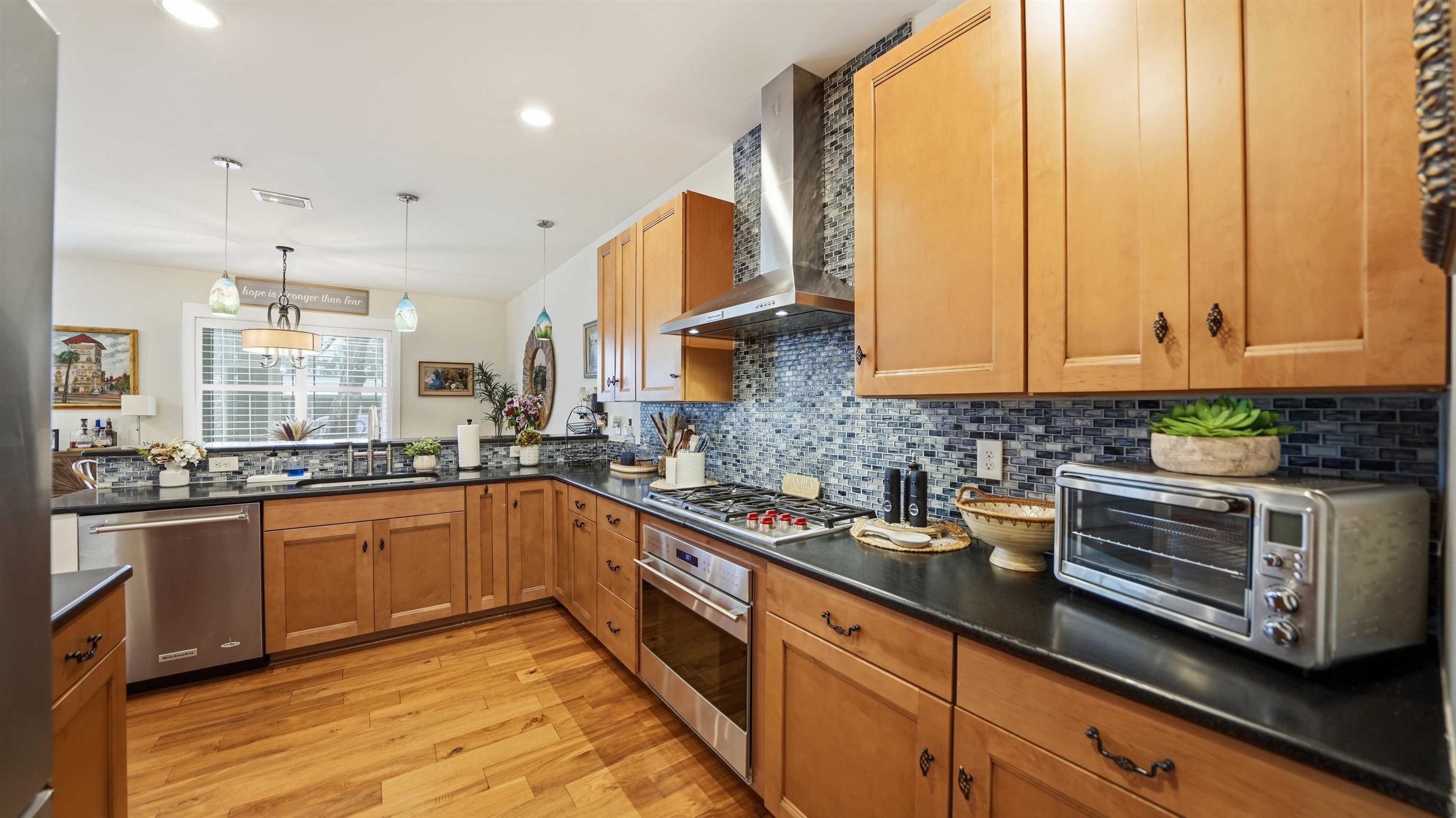 Image 18 of 64 For 159 Martin Luther King Ave