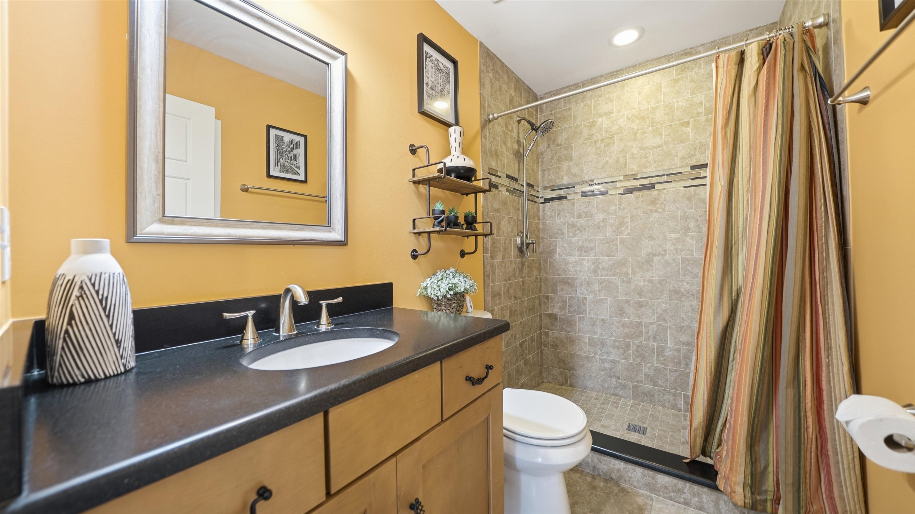 Image 40 of 64 For 159 Martin Luther King Ave