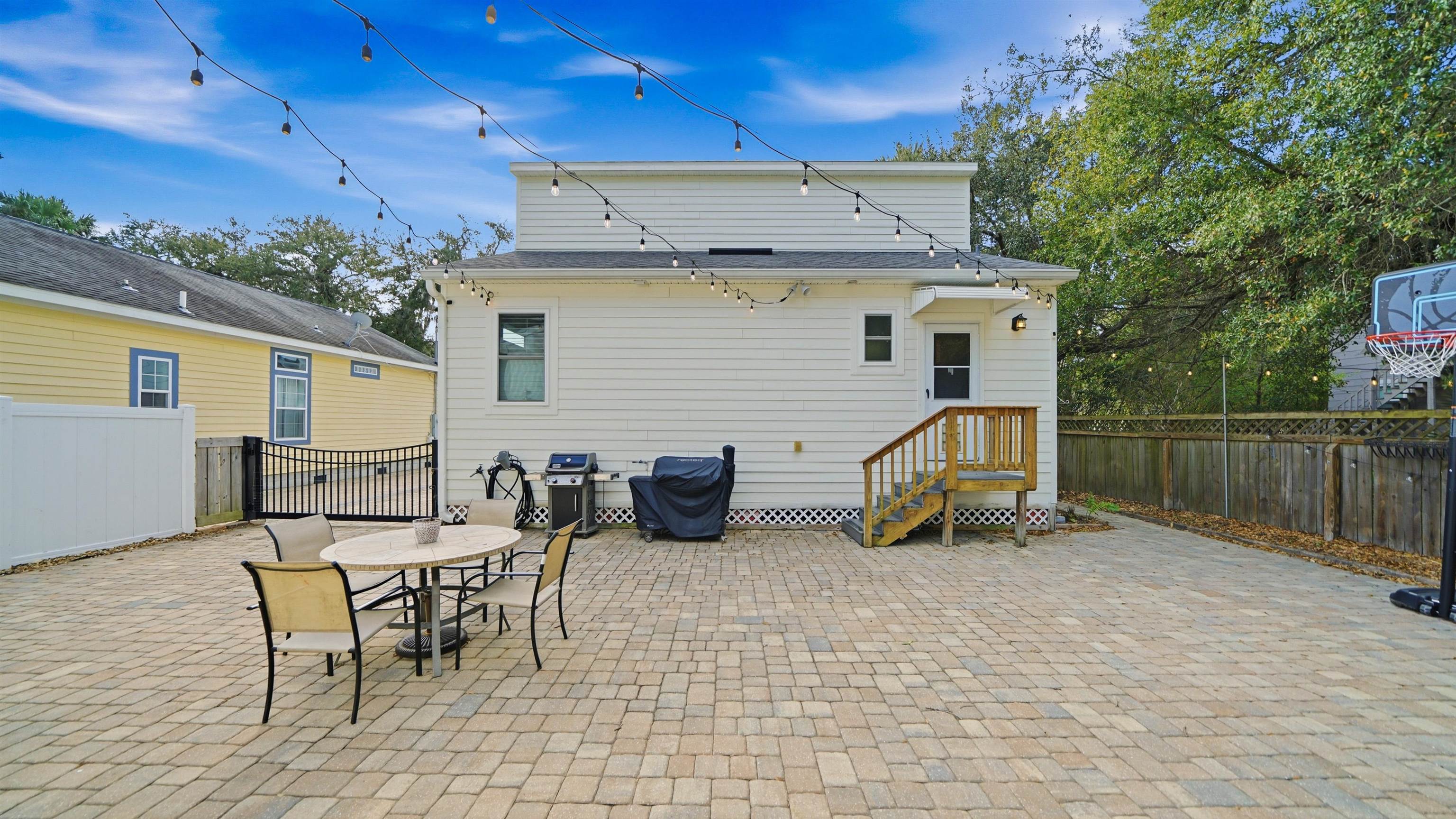 Image 44 of 64 For 159 Martin Luther King Ave