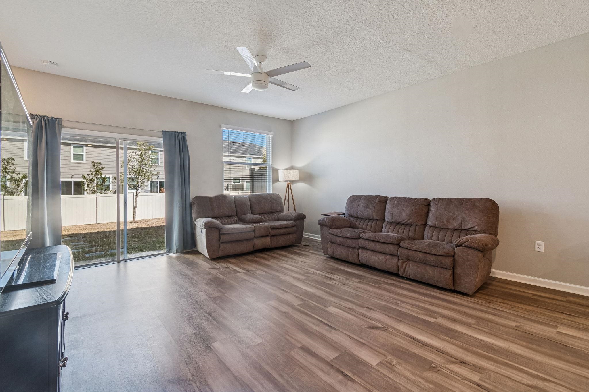 Image 15 of 41 For 156 Great Star Court