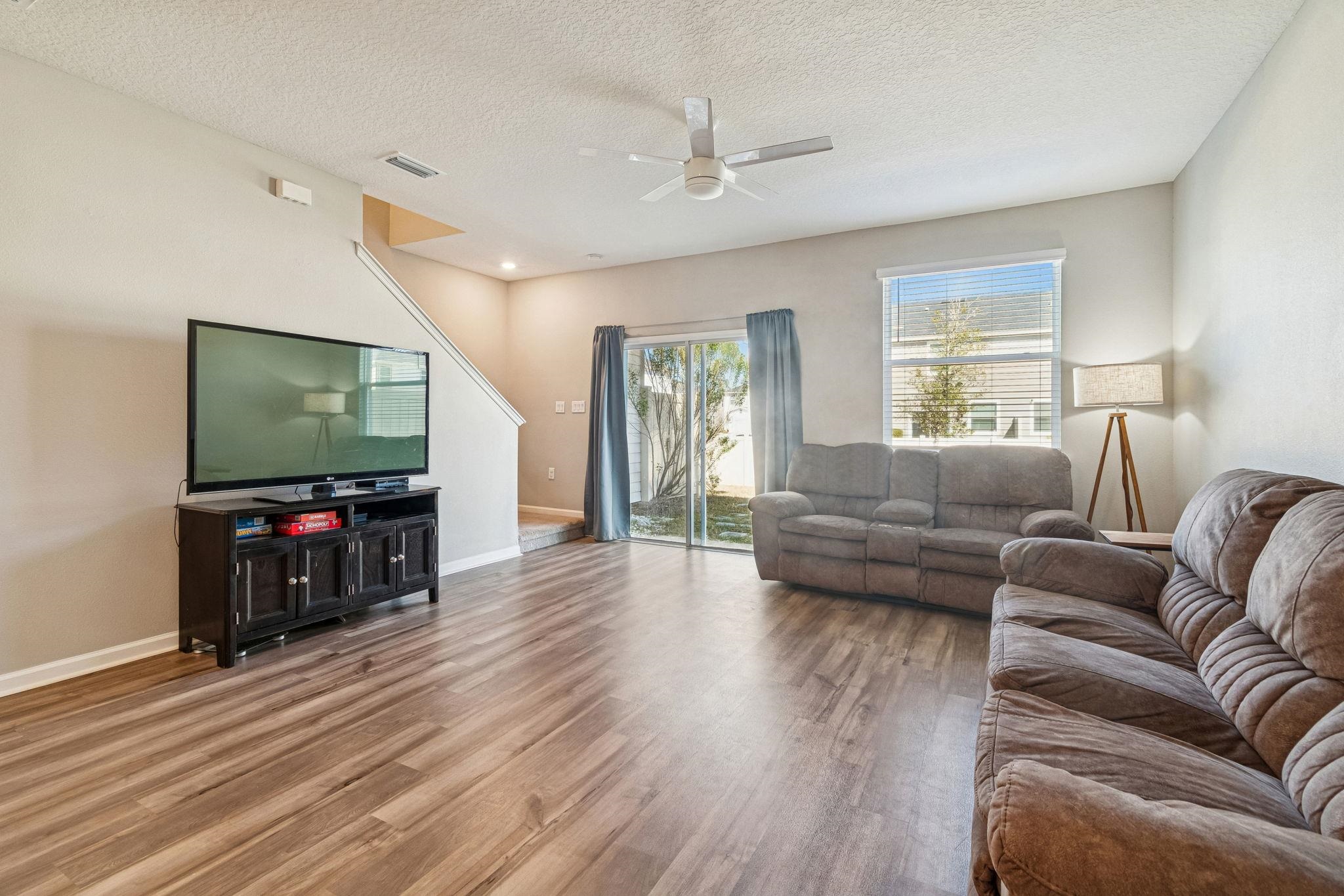 Image 16 of 41 For 156 Great Star Court