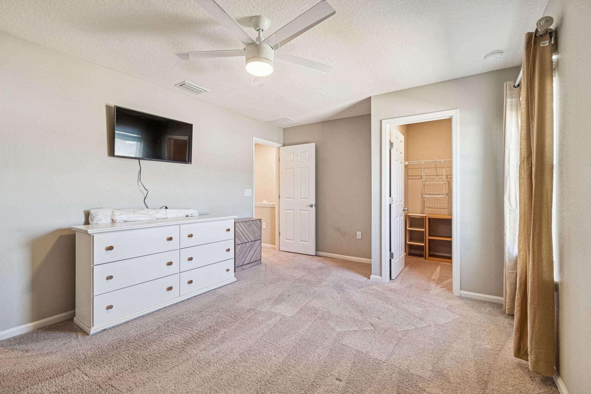 Image 24 of 41 For 156 Great Star Court