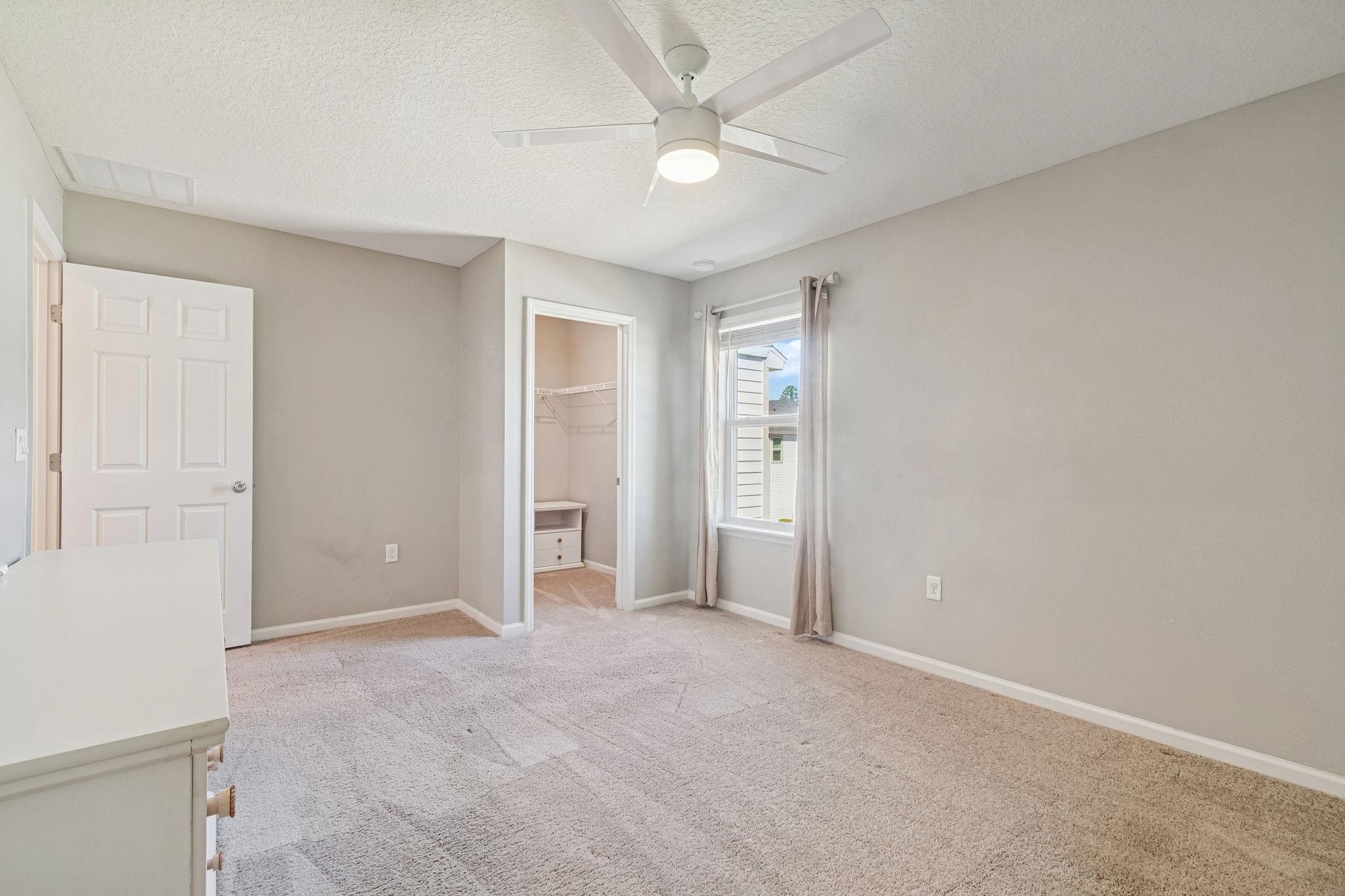 Image 25 of 41 For 156 Great Star Court