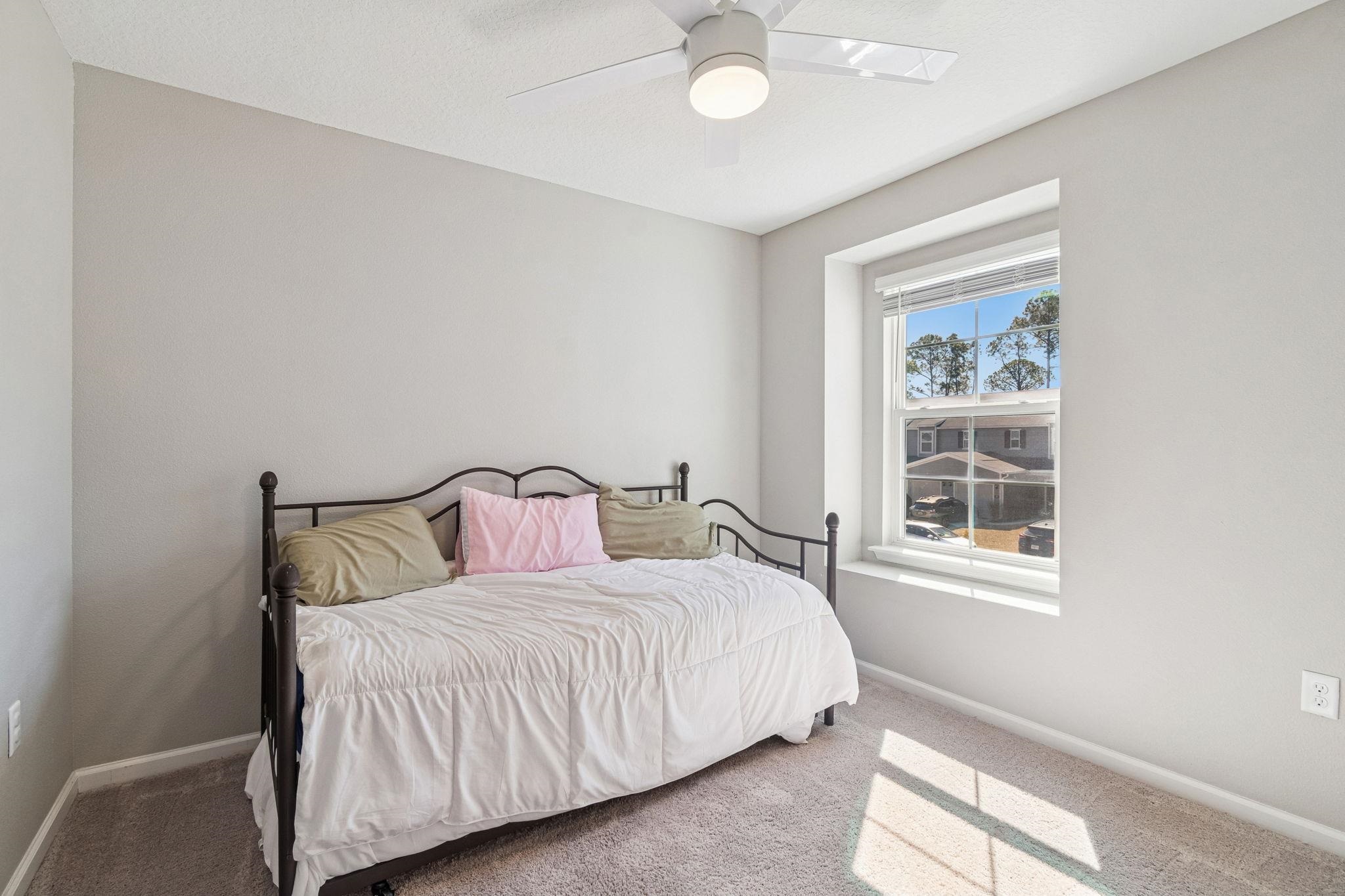 Image 28 of 41 For 156 Great Star Court