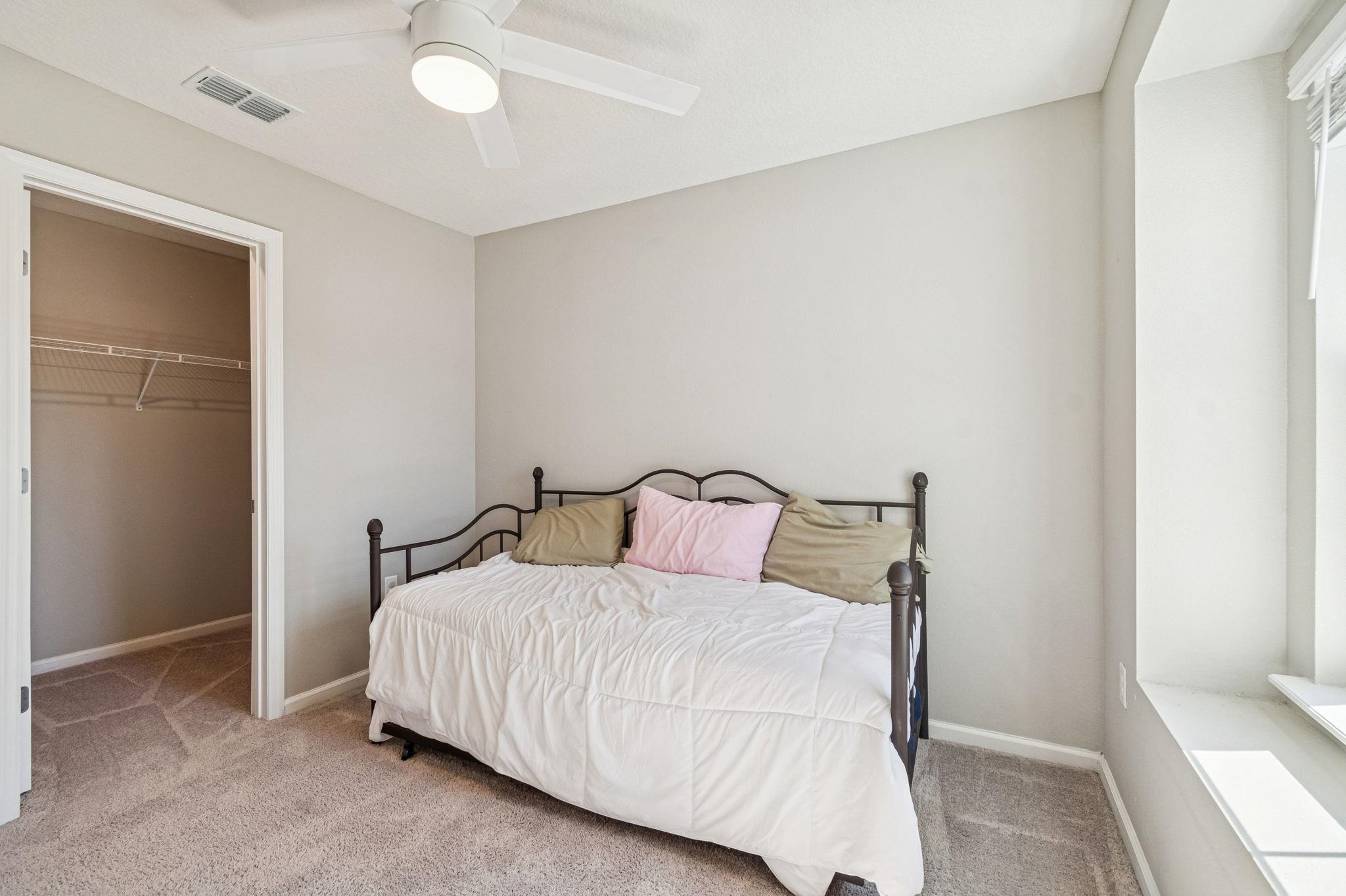 Image 29 of 41 For 156 Great Star Court