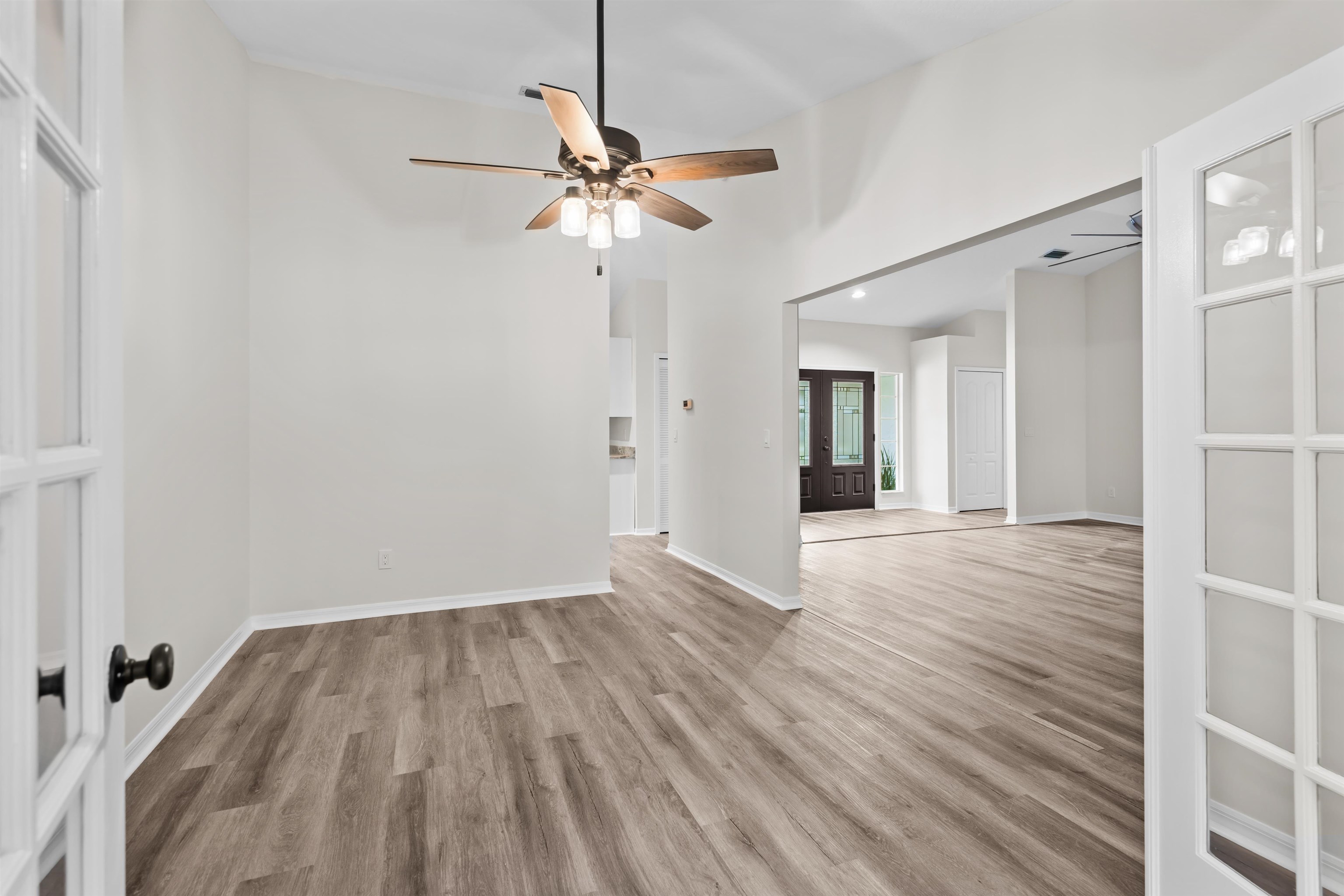 Image 14 of 31 For 3508 Kings Rd S