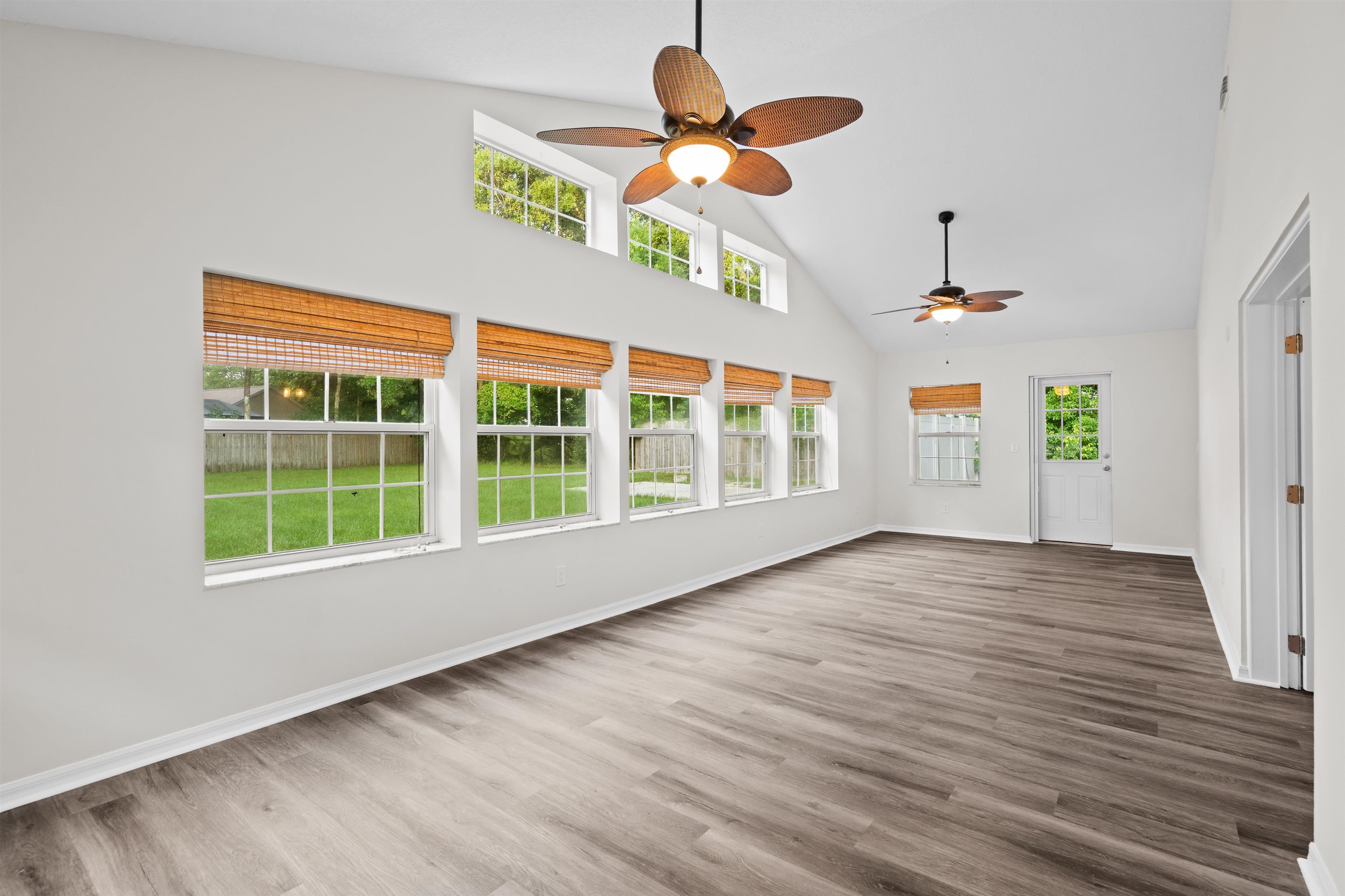 Image 15 of 31 For 3508 Kings Rd S