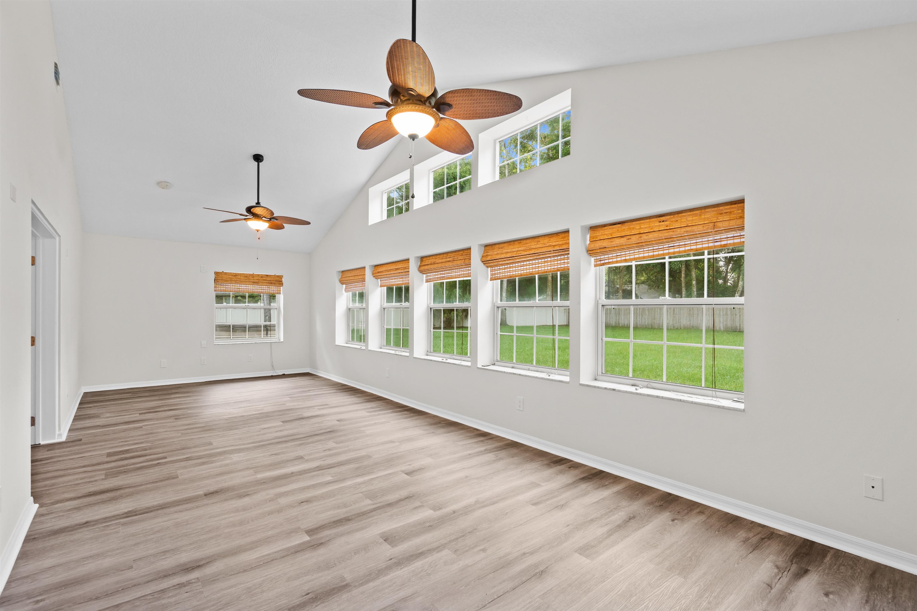 Image 16 of 31 For 3508 Kings Rd S