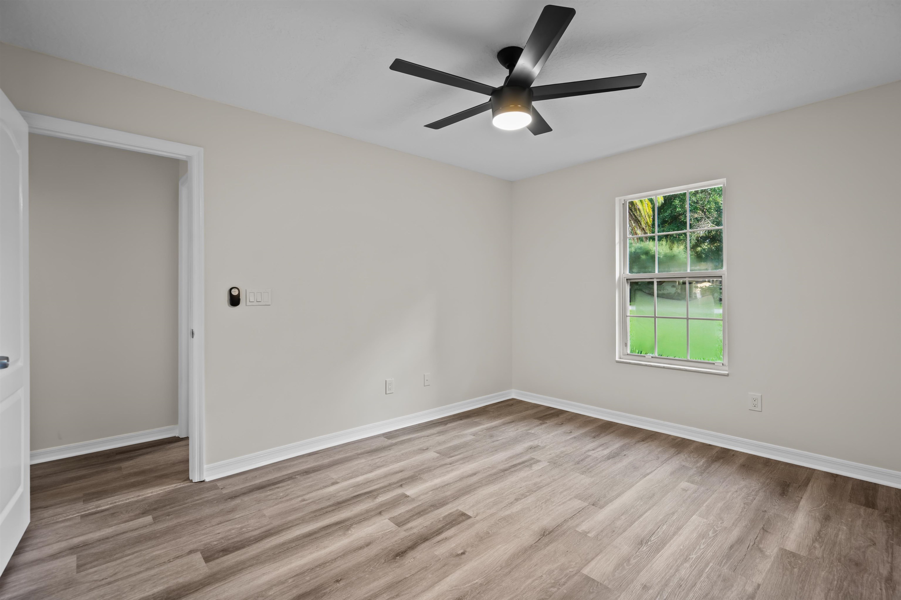 Image 21 of 31 For 3508 Kings Rd S