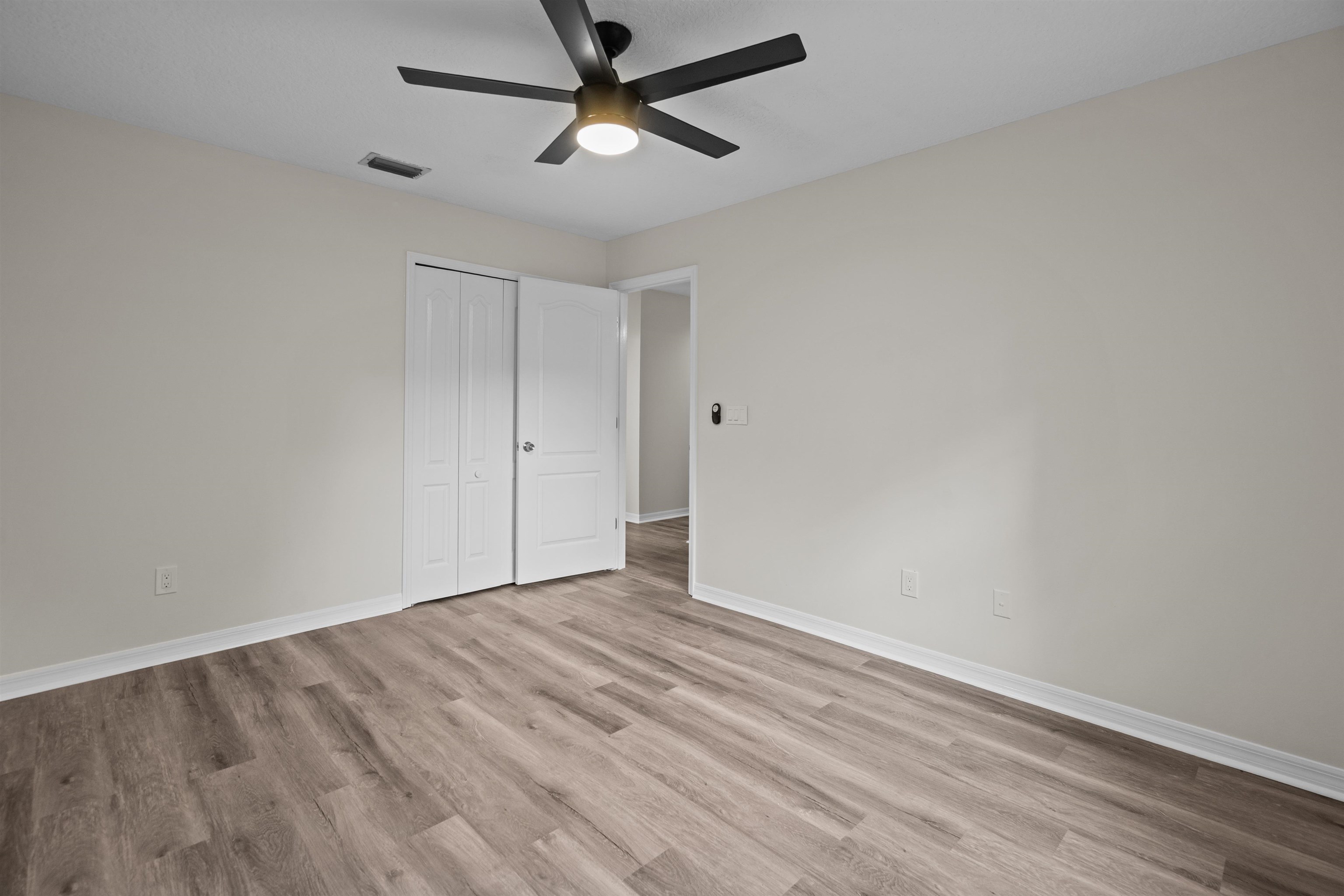 Image 22 of 31 For 3508 Kings Rd S