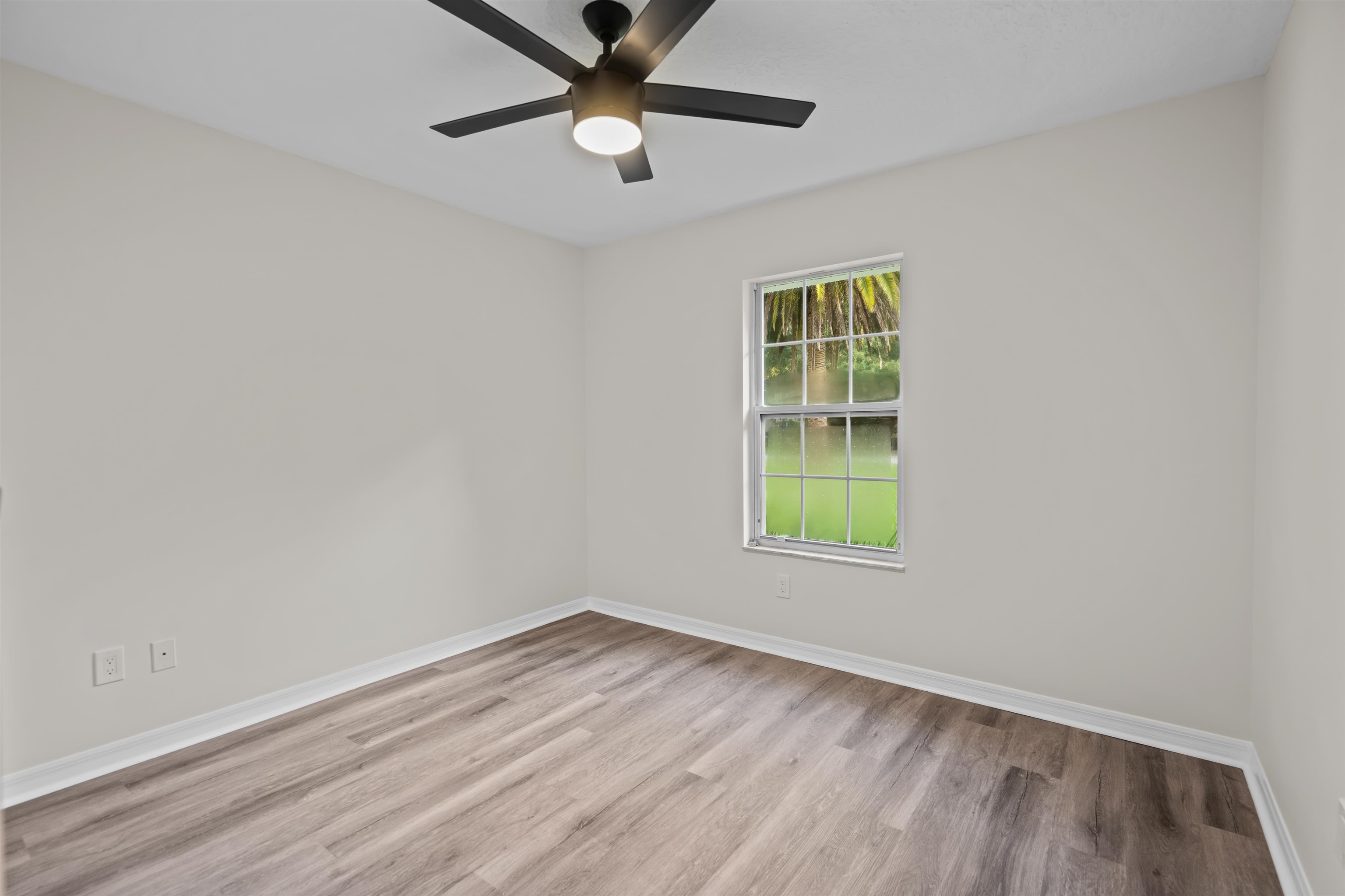 Image 23 of 31 For 3508 Kings Rd S