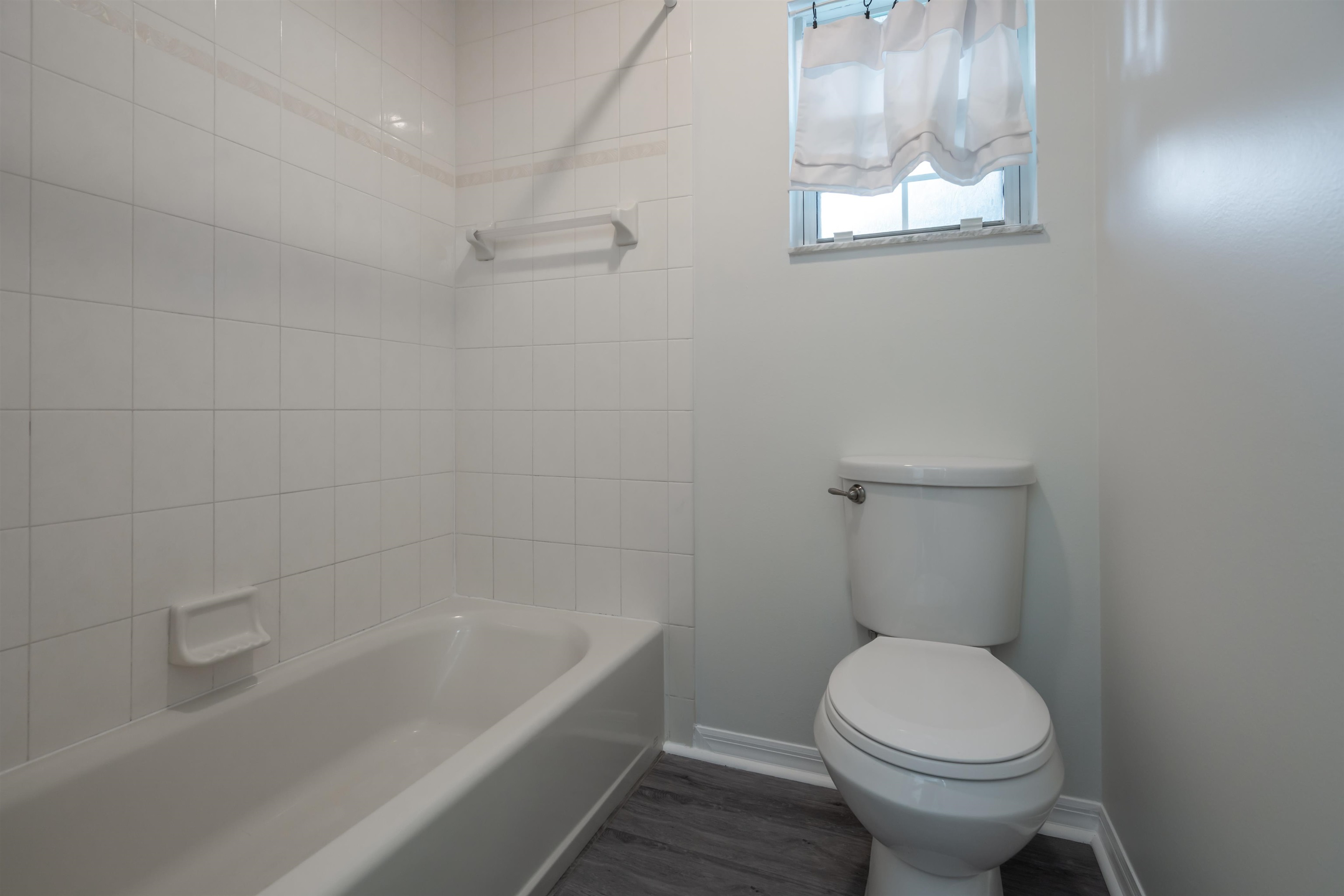 Image 26 of 31 For 3508 Kings Rd S