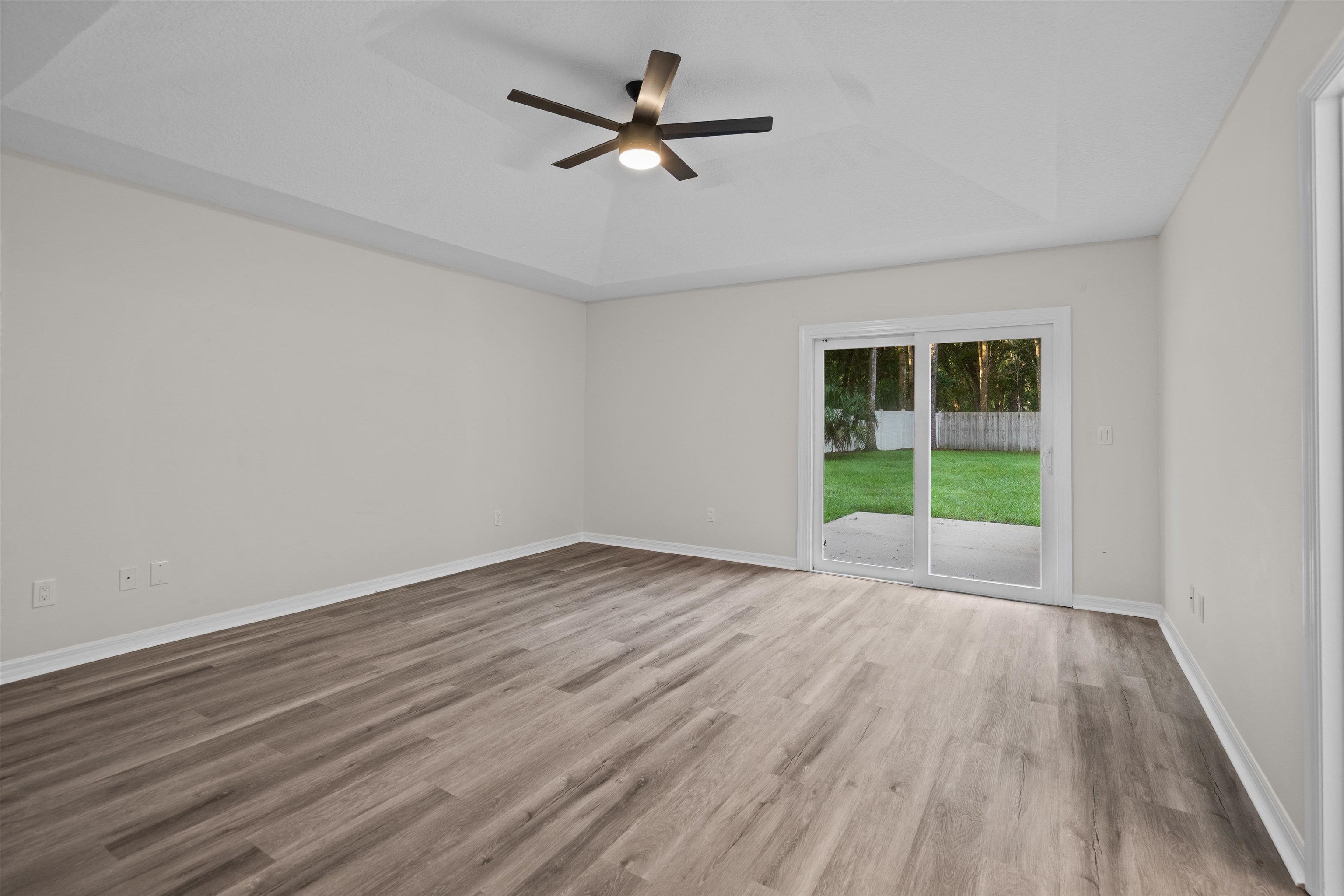 Image 27 of 31 For 3508 Kings Rd S