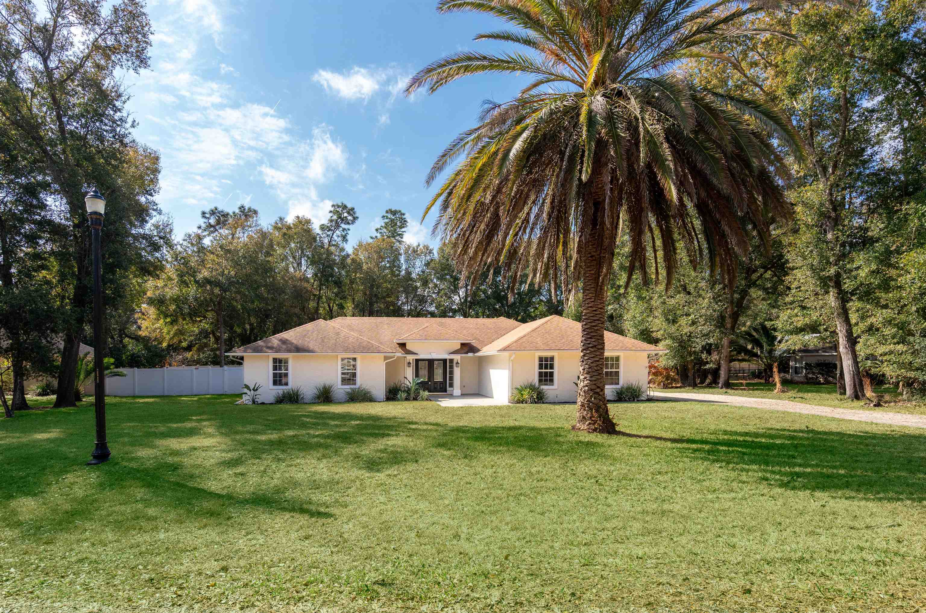 Image 3 of 31 For 3508 Kings Rd S