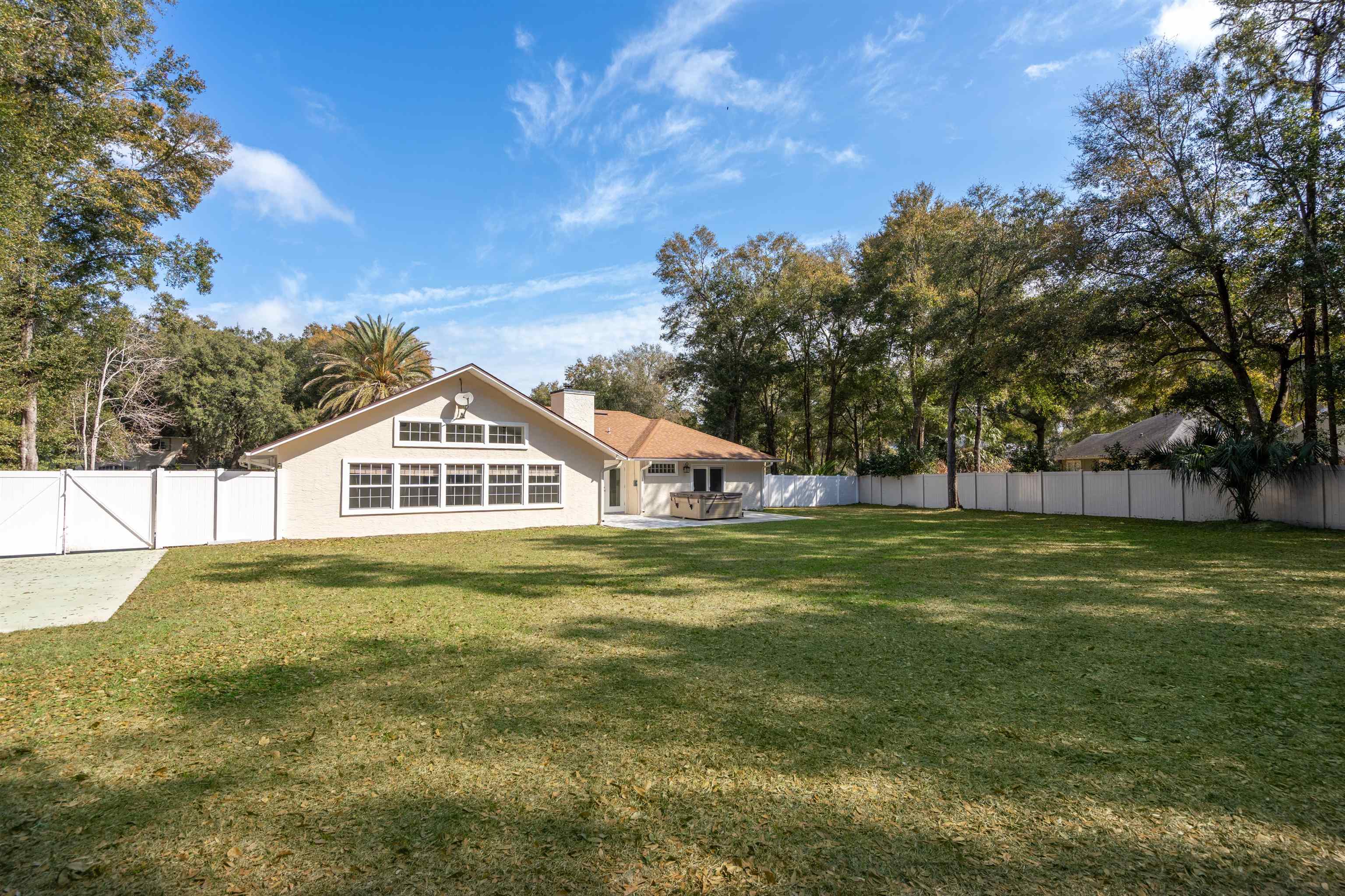 Image 6 of 31 For 3508 Kings Rd S