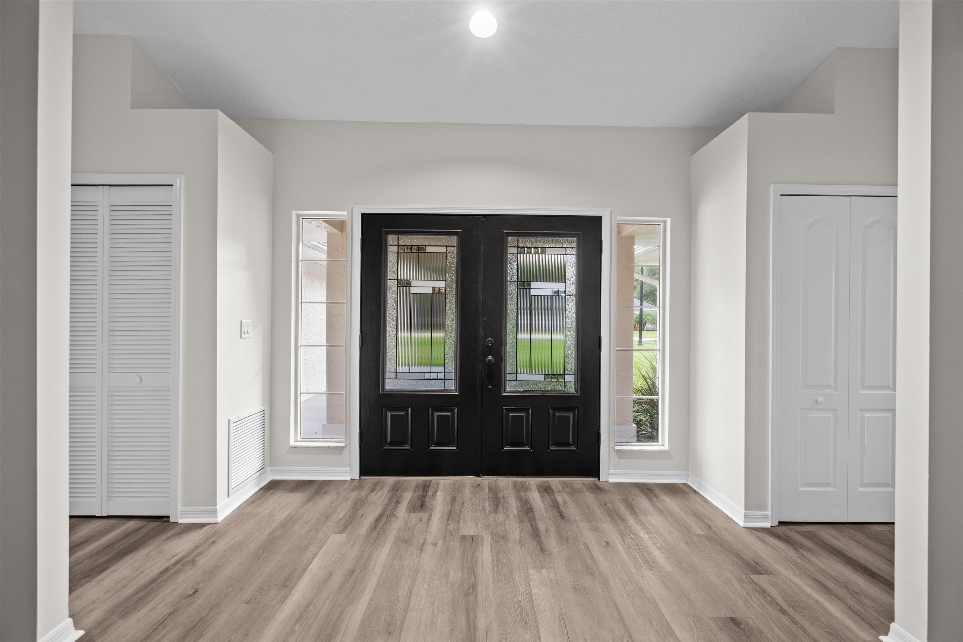 Image 8 of 31 For 3508 Kings Rd S