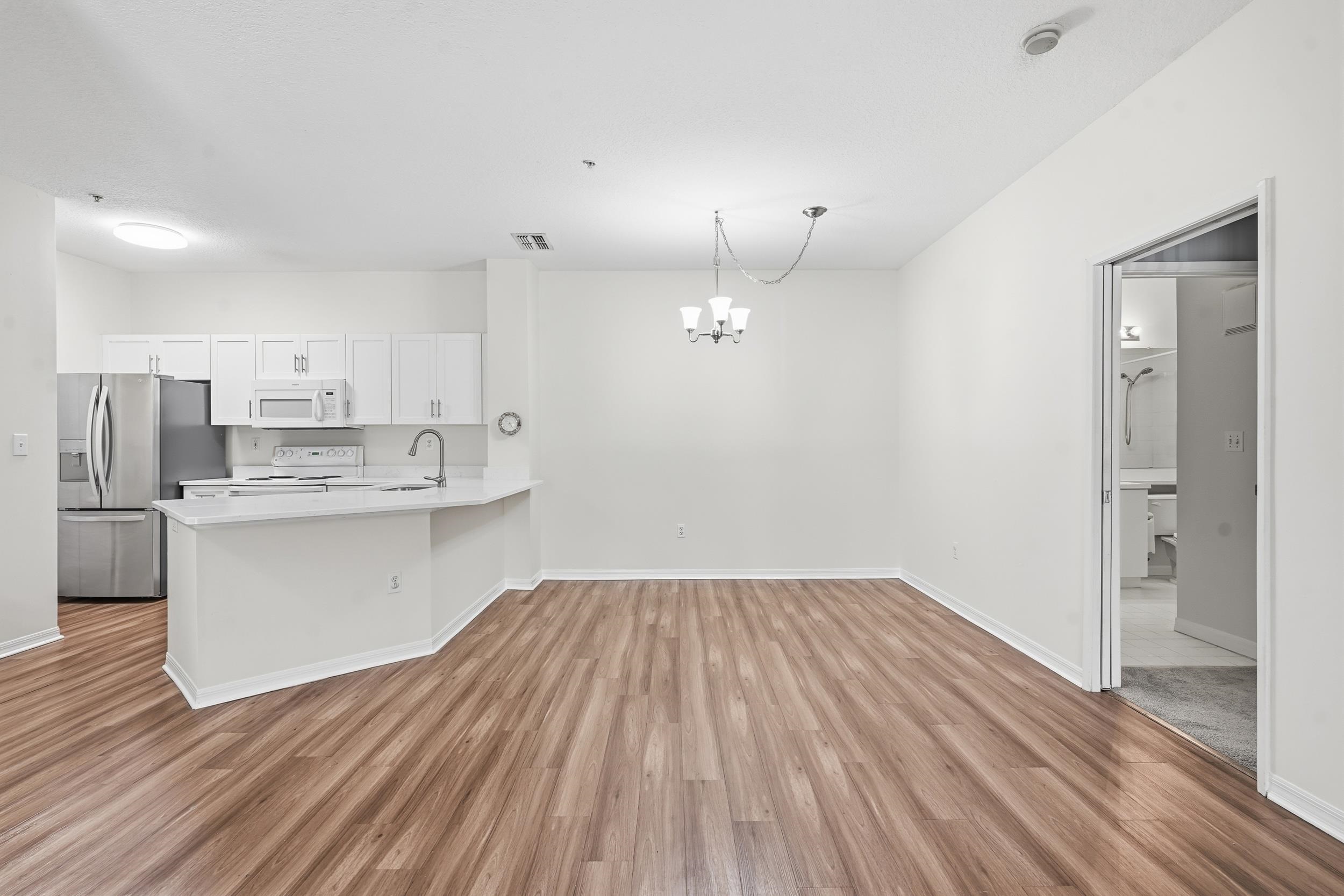 Image 10 of 50 For 520 Florida Club Blvd.  203