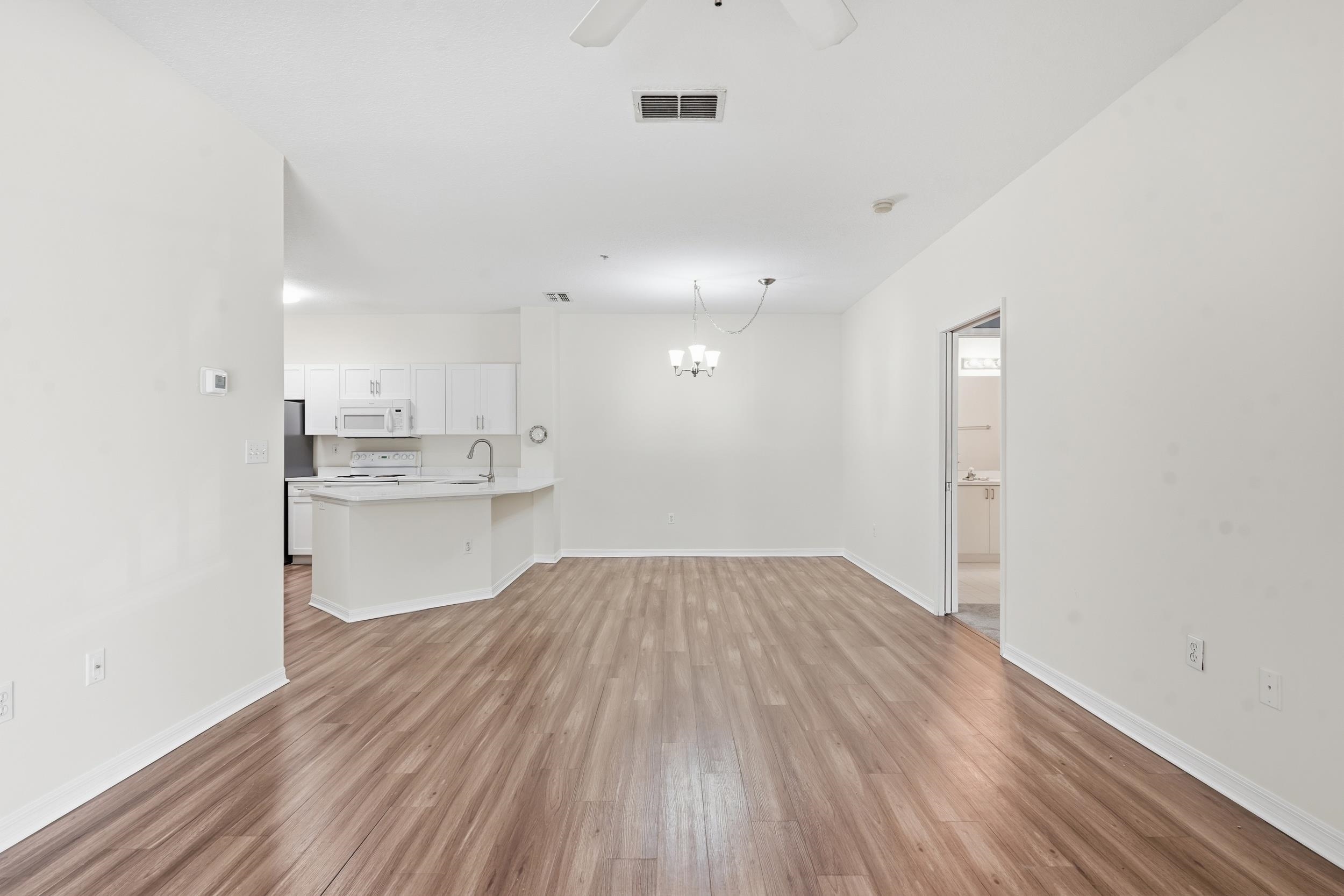 Image 14 of 50 For 520 Florida Club Blvd.  203