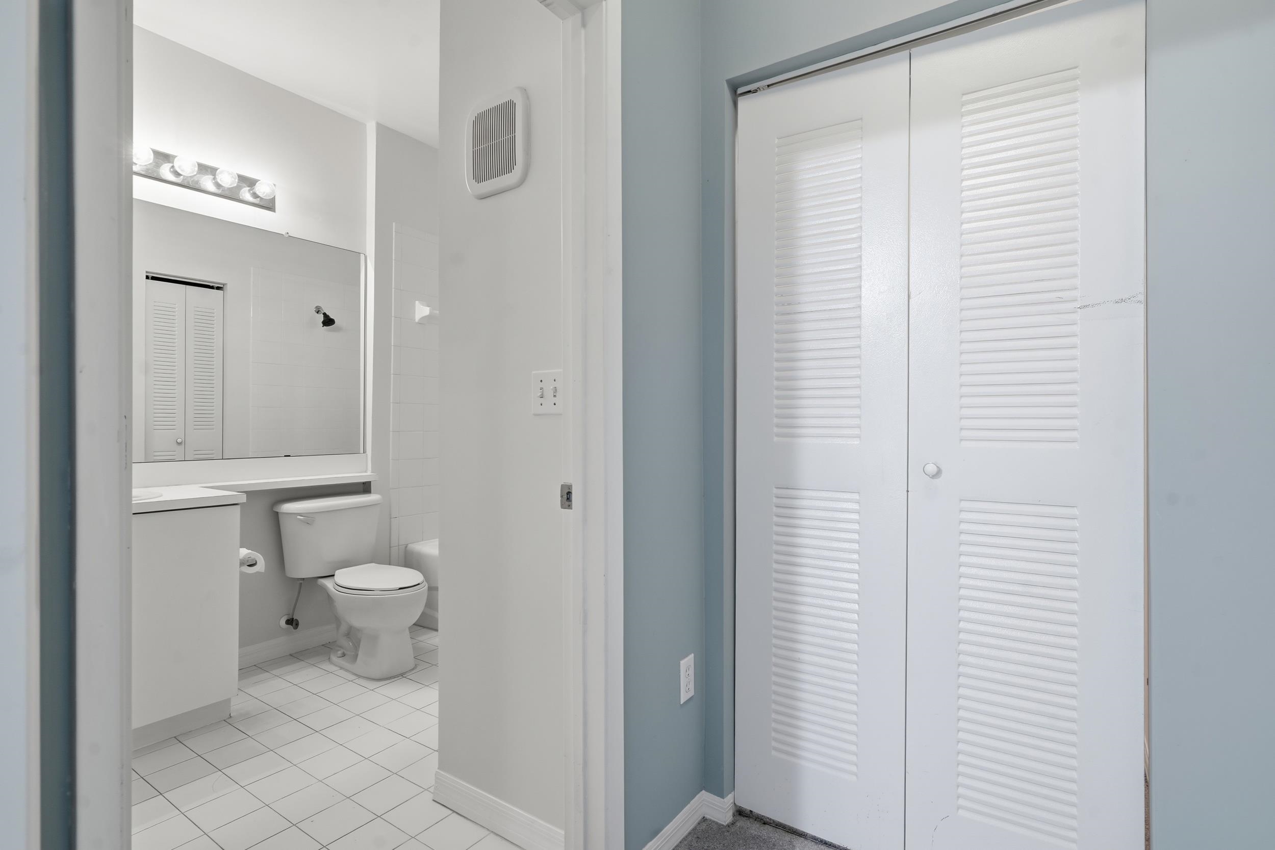 Image 23 of 50 For 520 Florida Club Blvd.  203