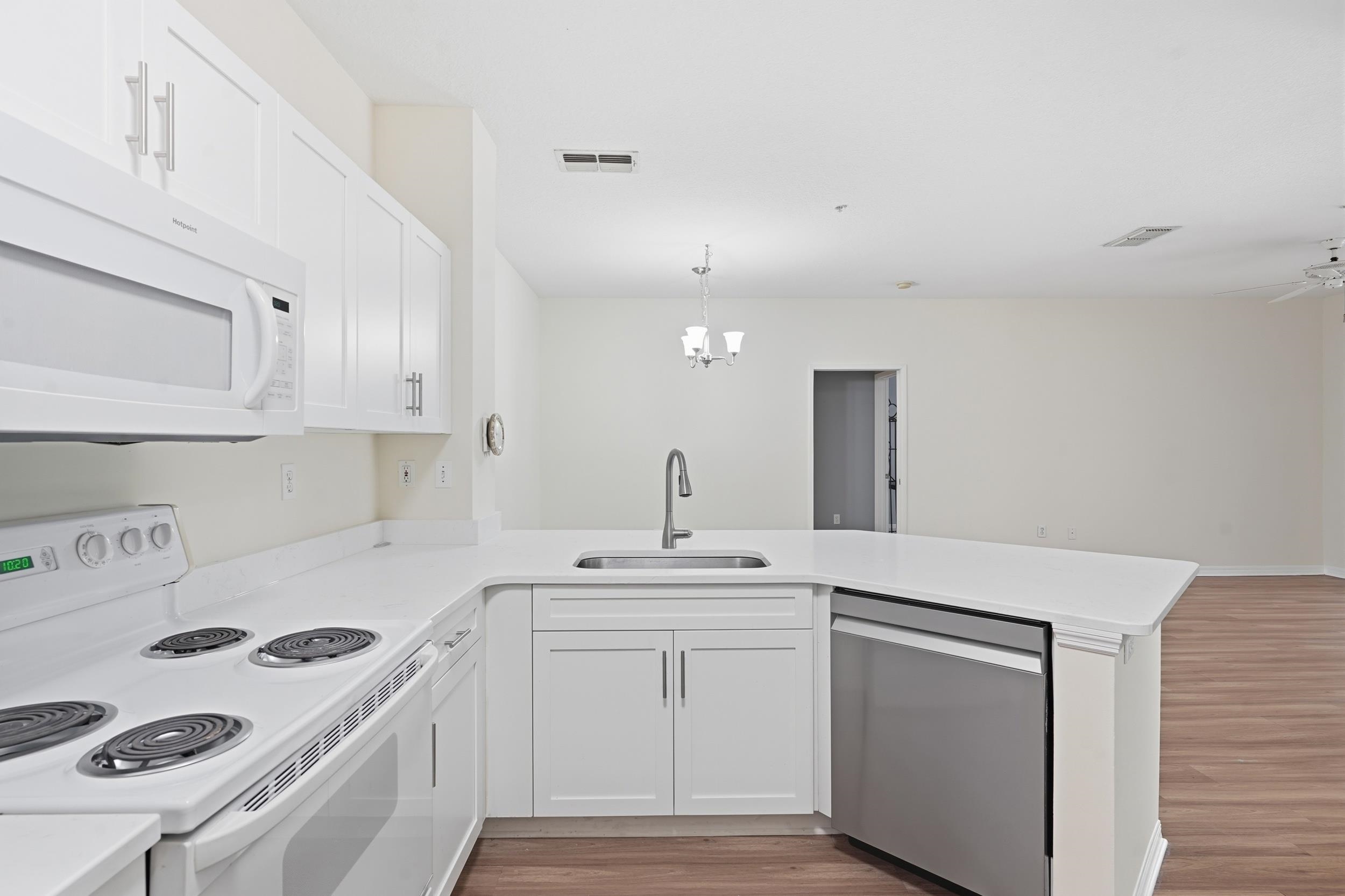 Image 4 of 50 For 520 Florida Club Blvd.  203