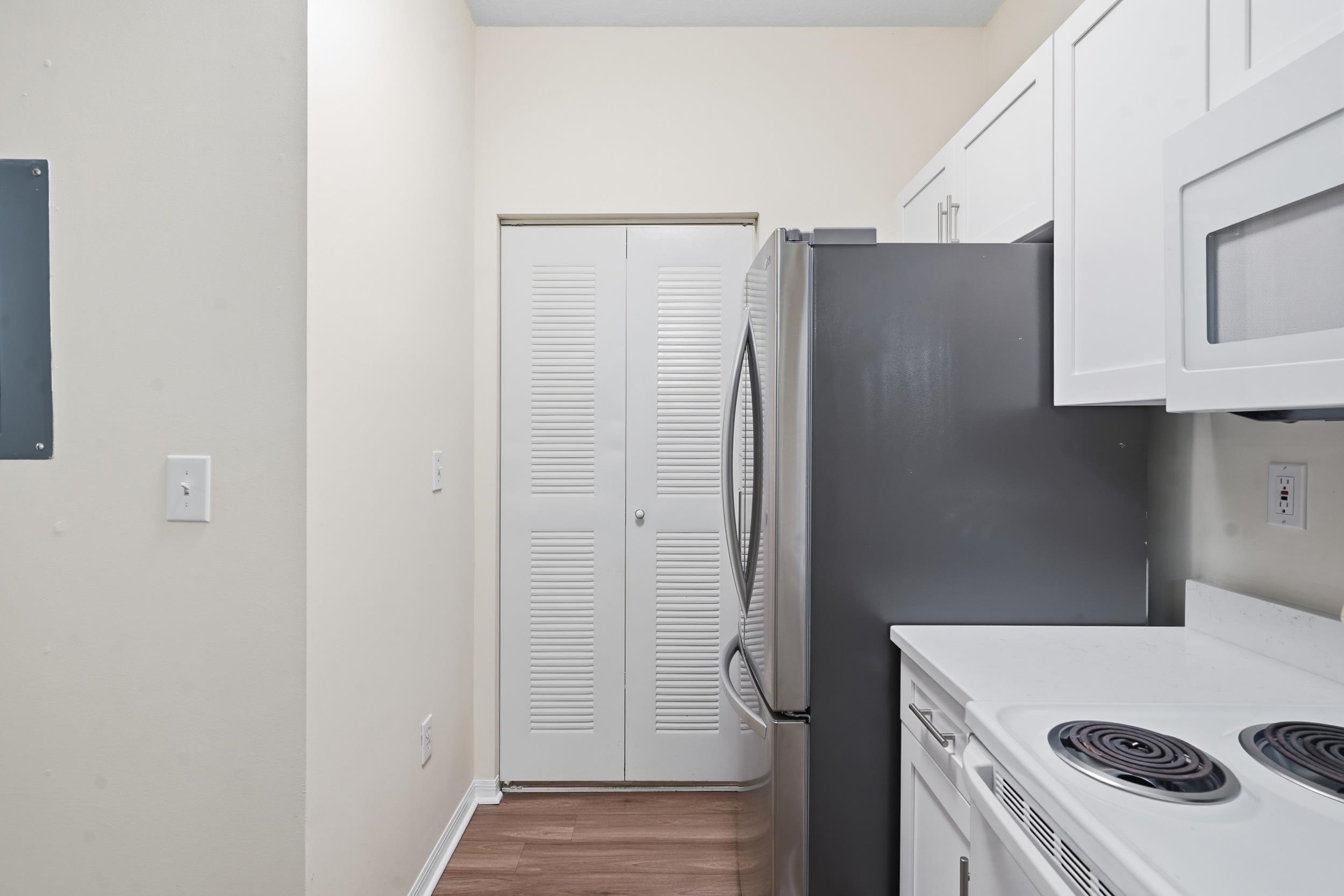 Image 5 of 50 For 520 Florida Club Blvd.  203