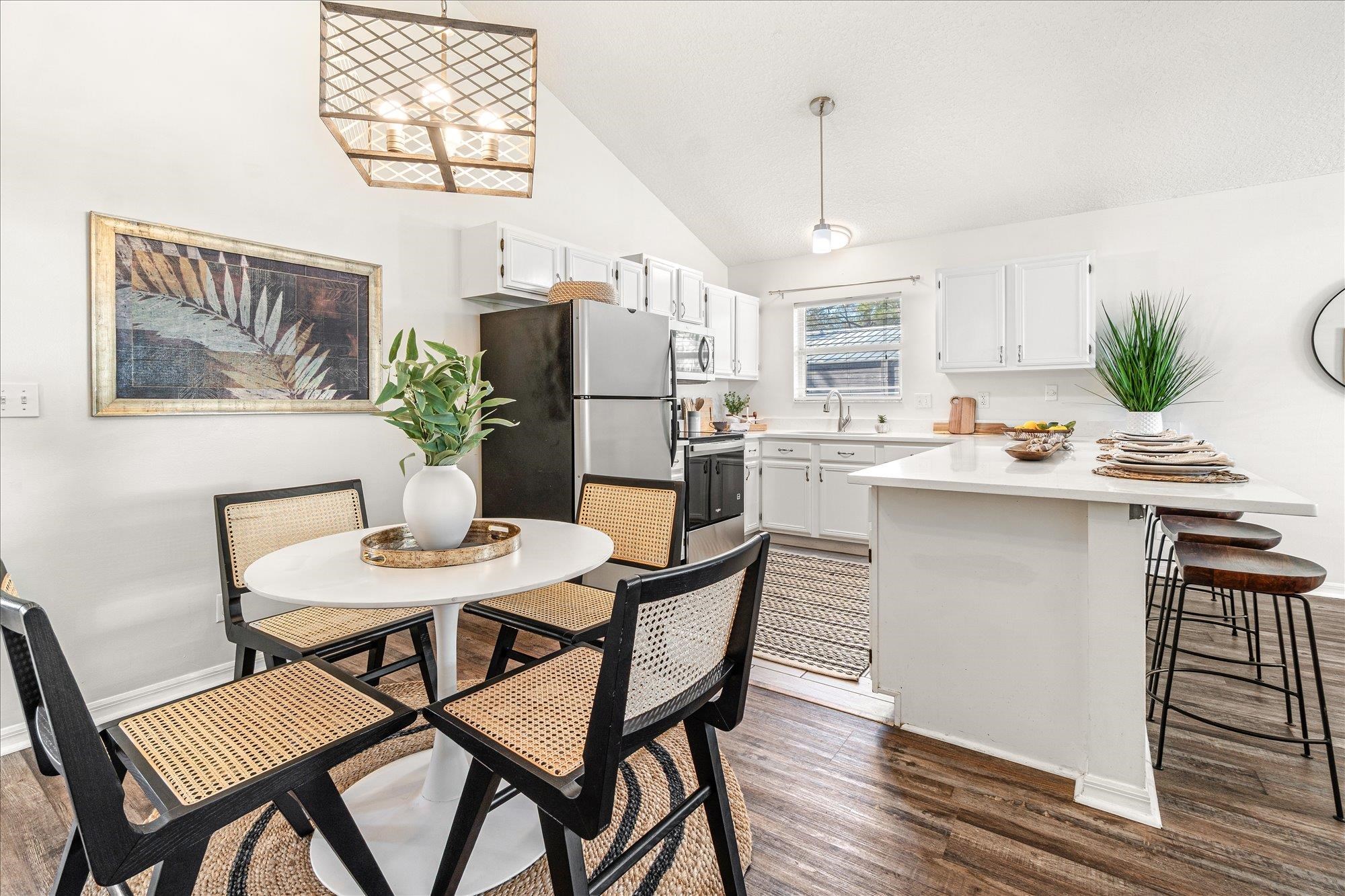 Image 11 of 42 For 209 C Street