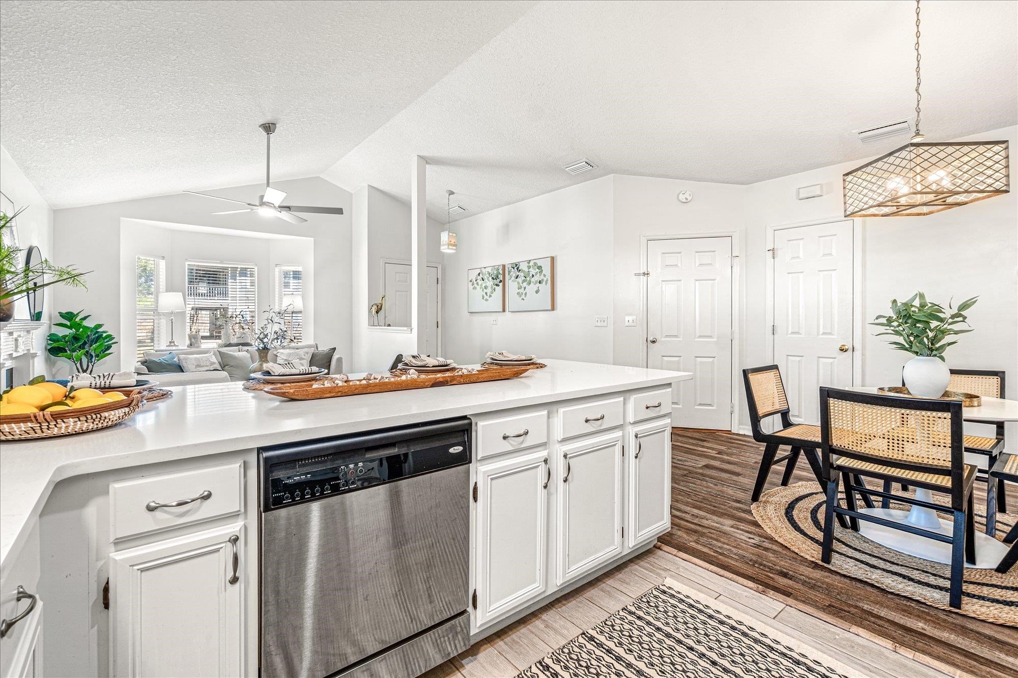 Image 14 of 42 For 209 C Street