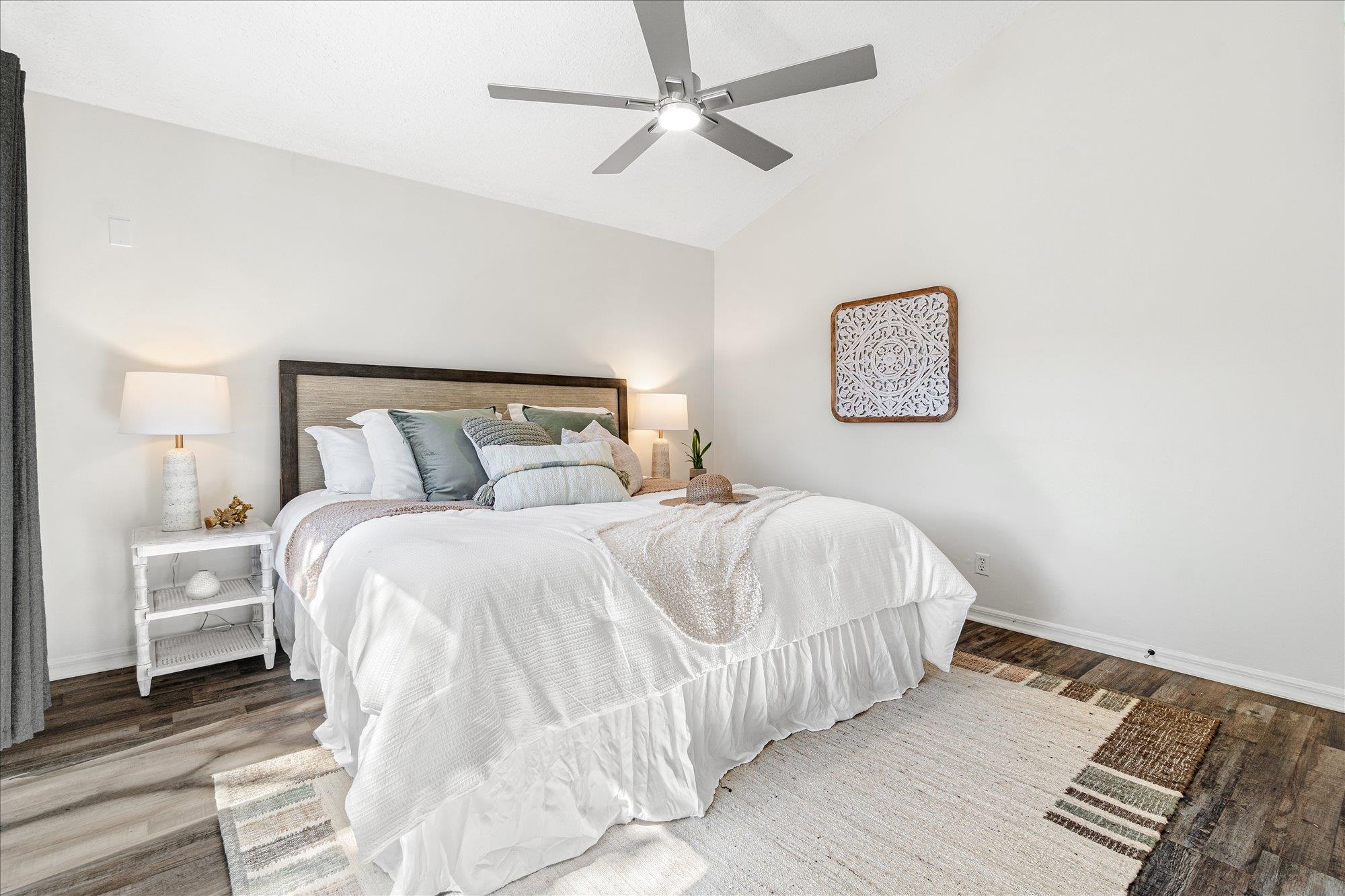 Image 18 of 42 For 209 C Street