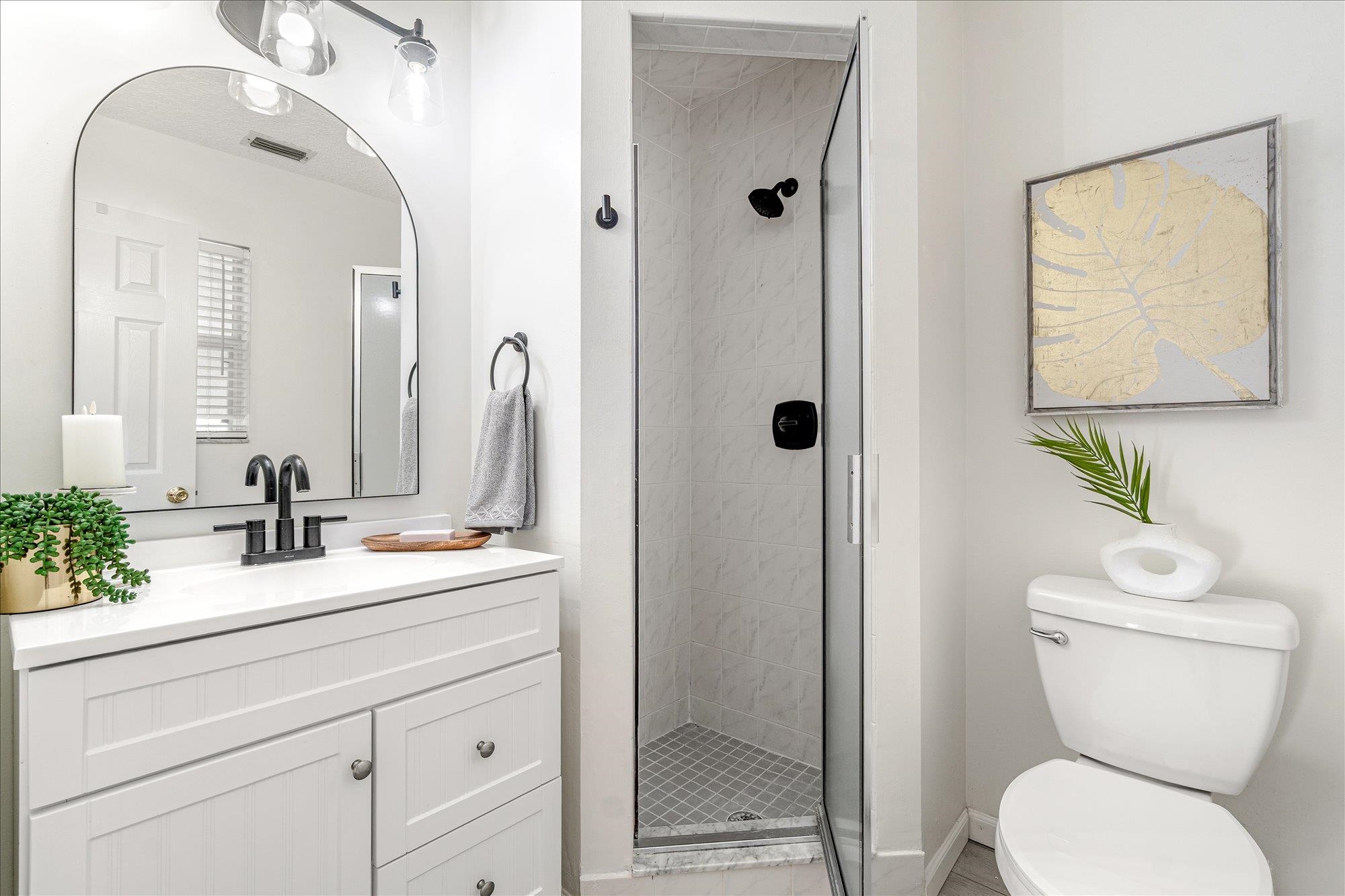 Image 20 of 42 For 209 C Street