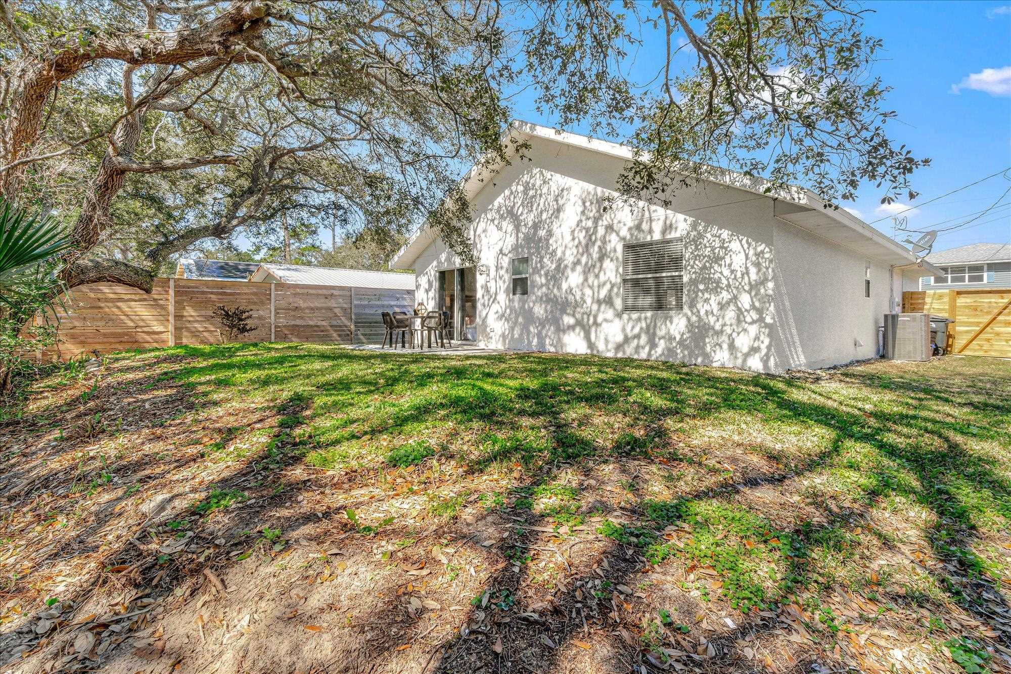 Image 28 of 42 For 209 C Street