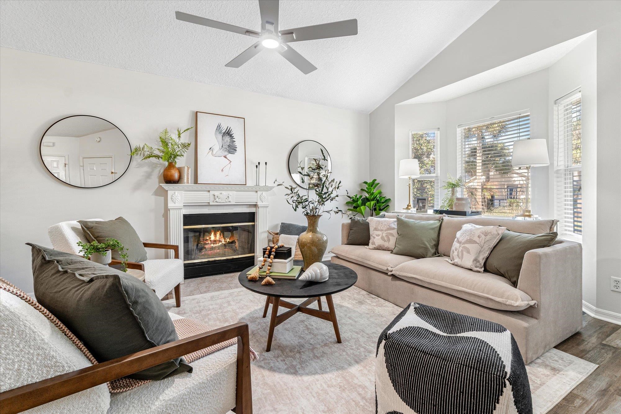 Image 4 of 42 For 209 C Street