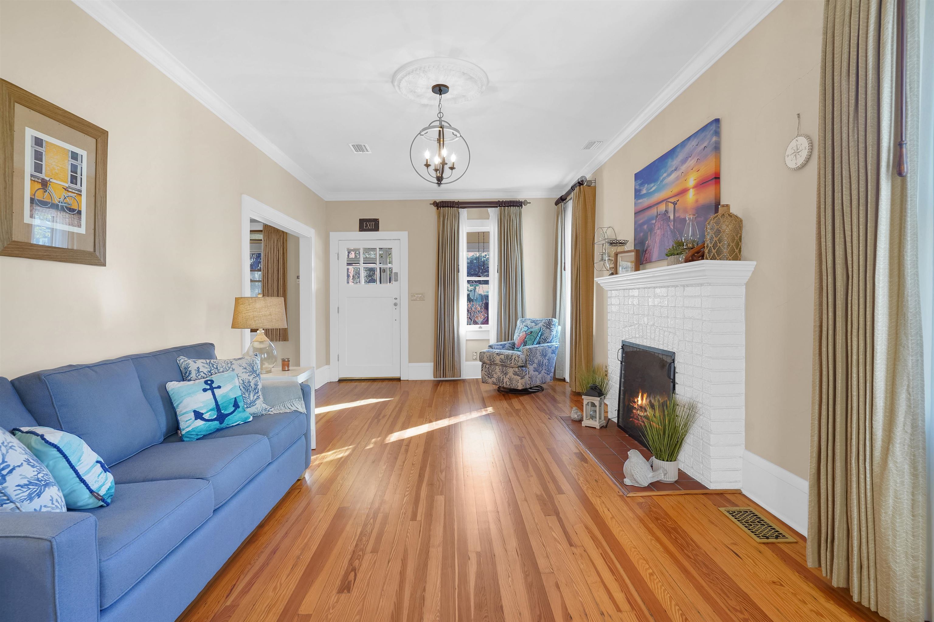 Image 10 of 69 For 28 Park Ave E