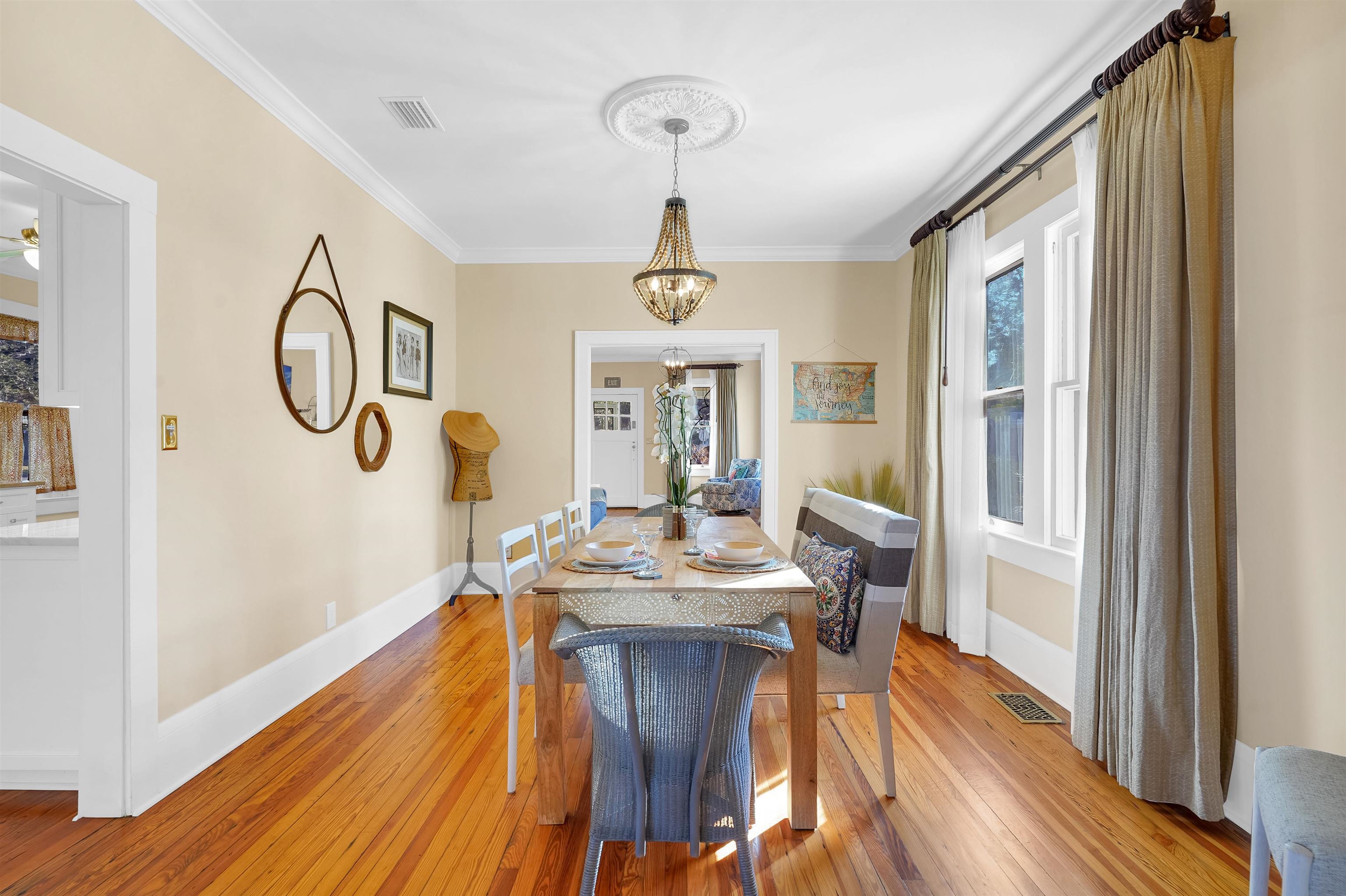 Image 12 of 69 For 28 Park Ave E