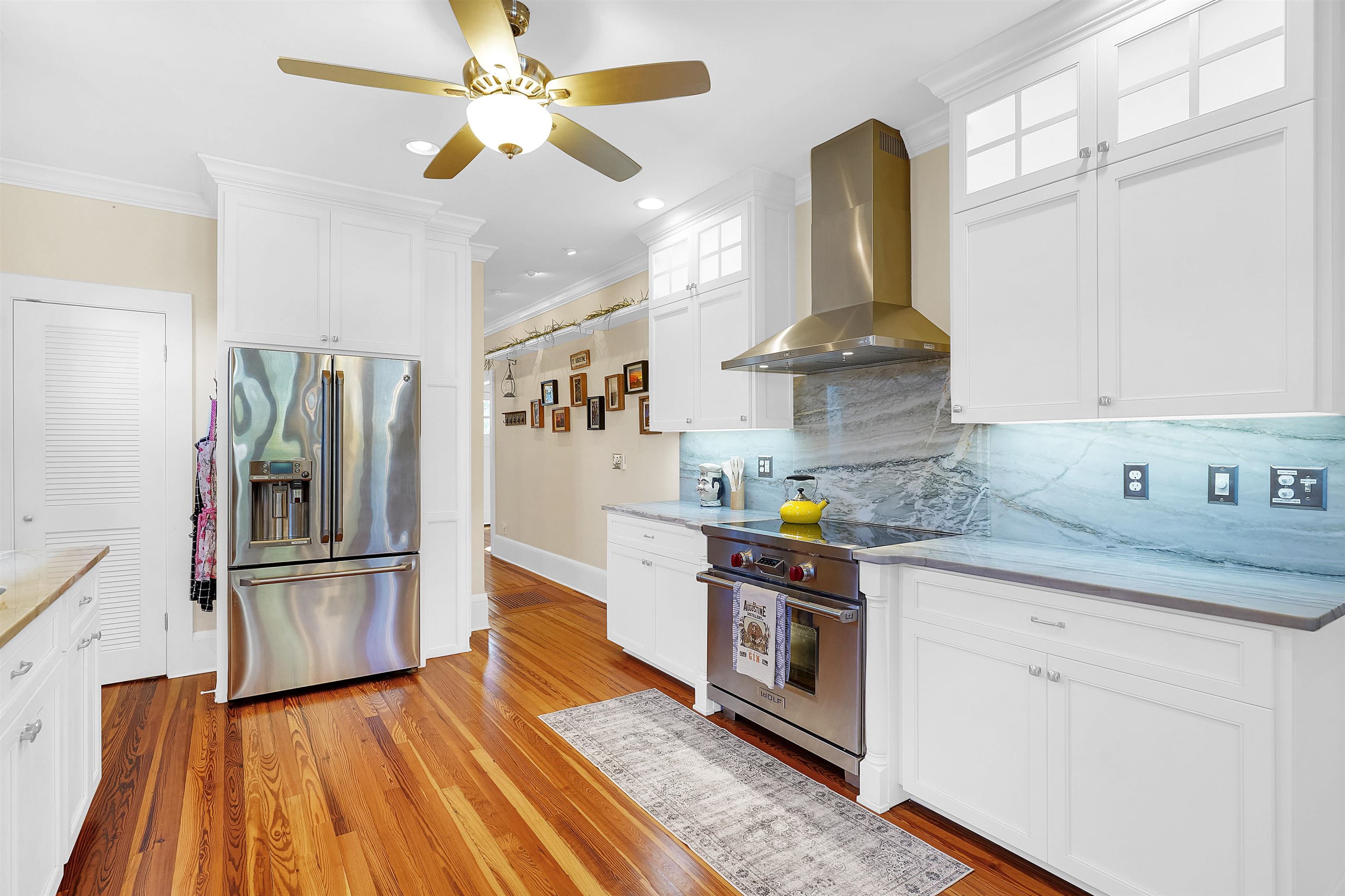 Image 14 of 69 For 28 Park Ave E