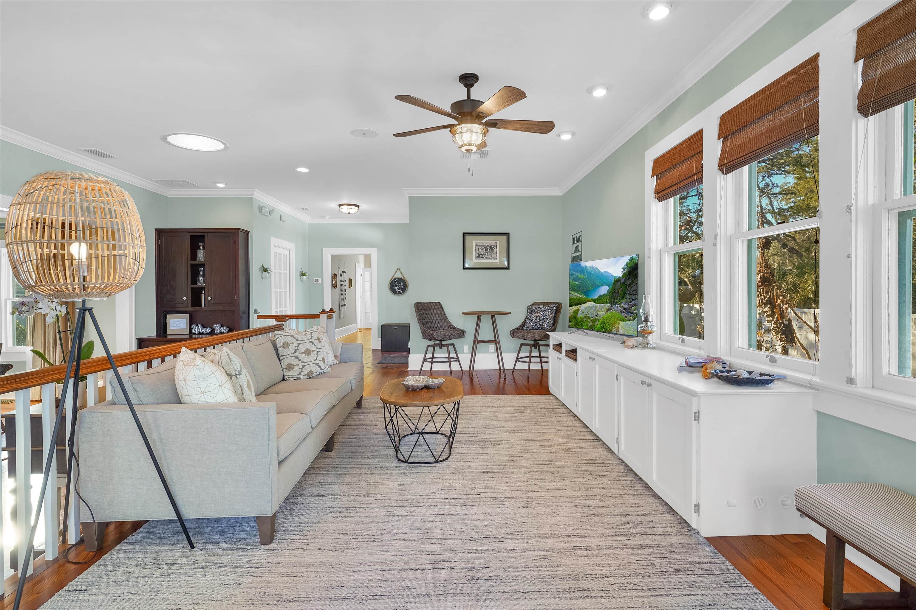 Image 19 of 69 For 28 Park Ave E