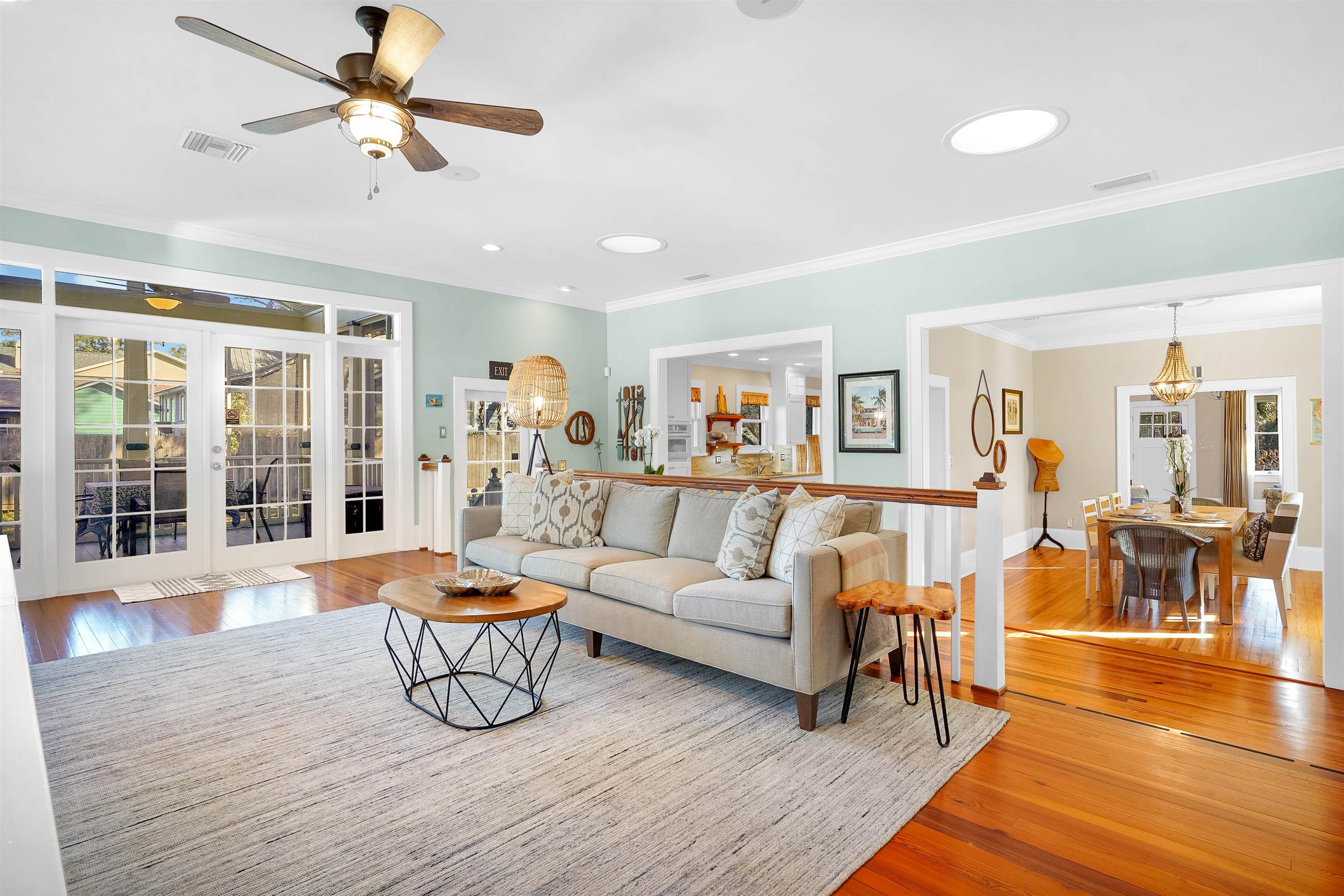 Image 2 of 69 For 28 Park Ave E