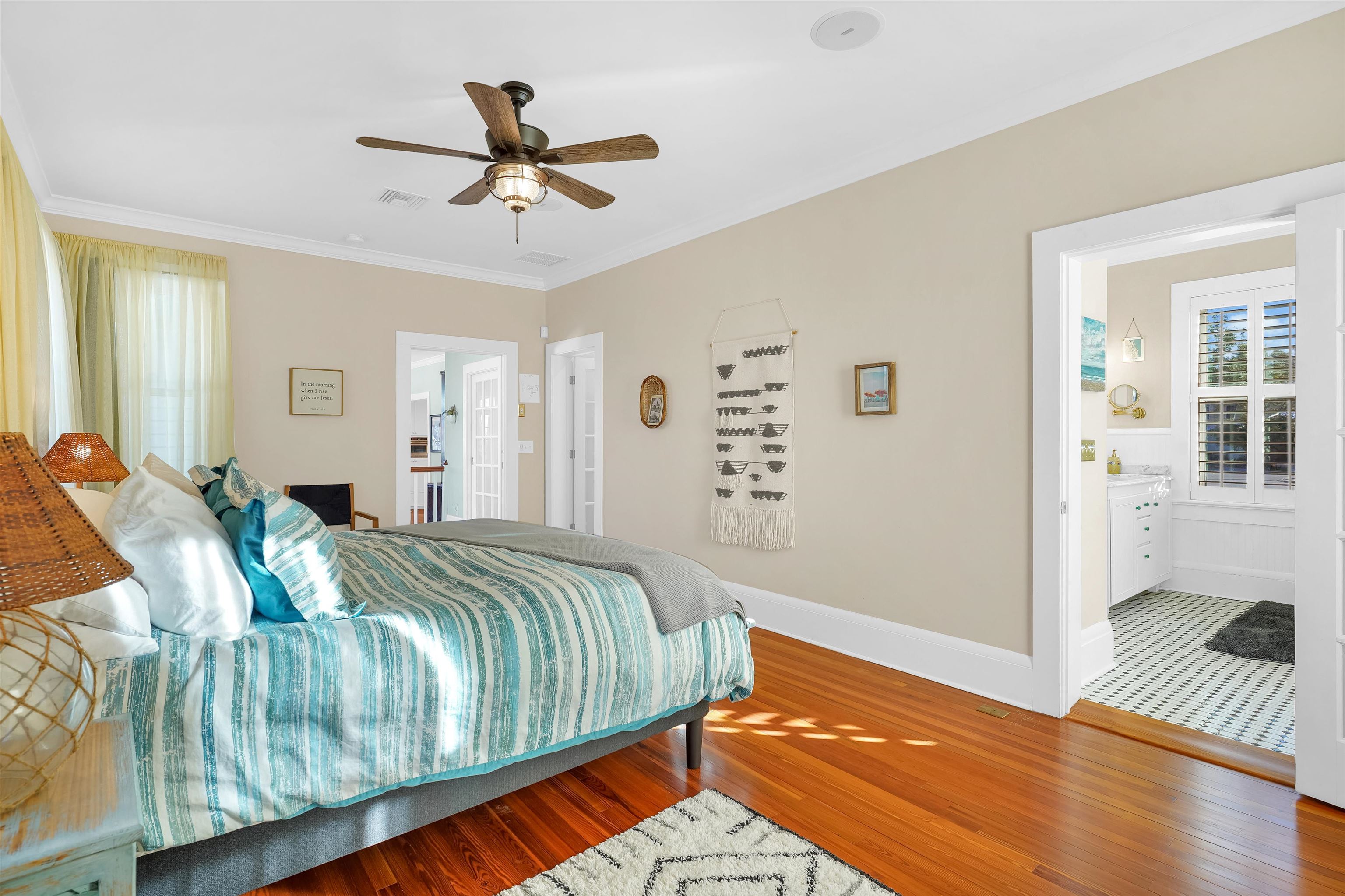 Image 22 of 69 For 28 Park Ave E