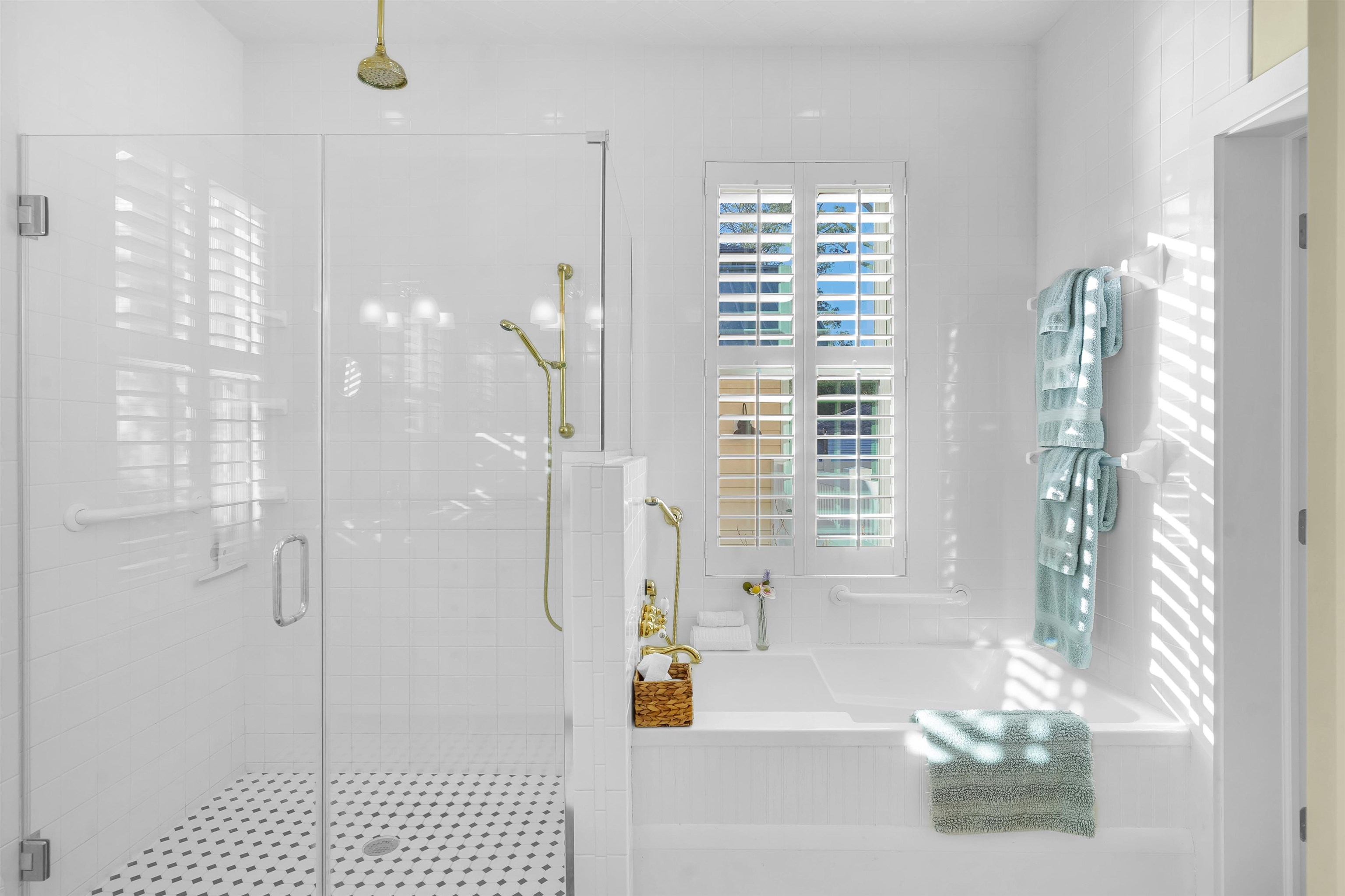 Image 24 of 69 For 28 Park Ave E