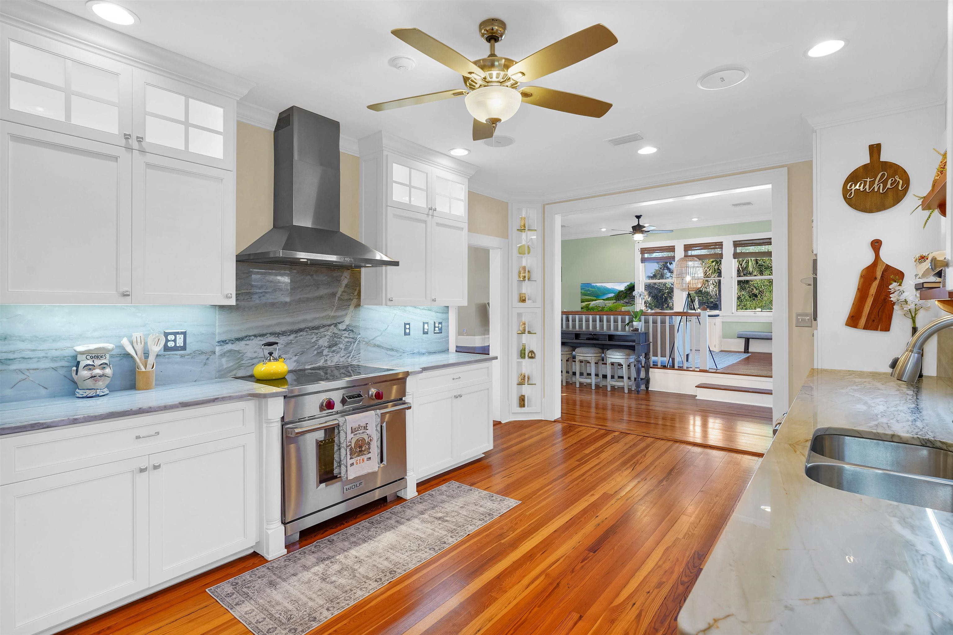 Image 3 of 69 For 28 Park Ave E