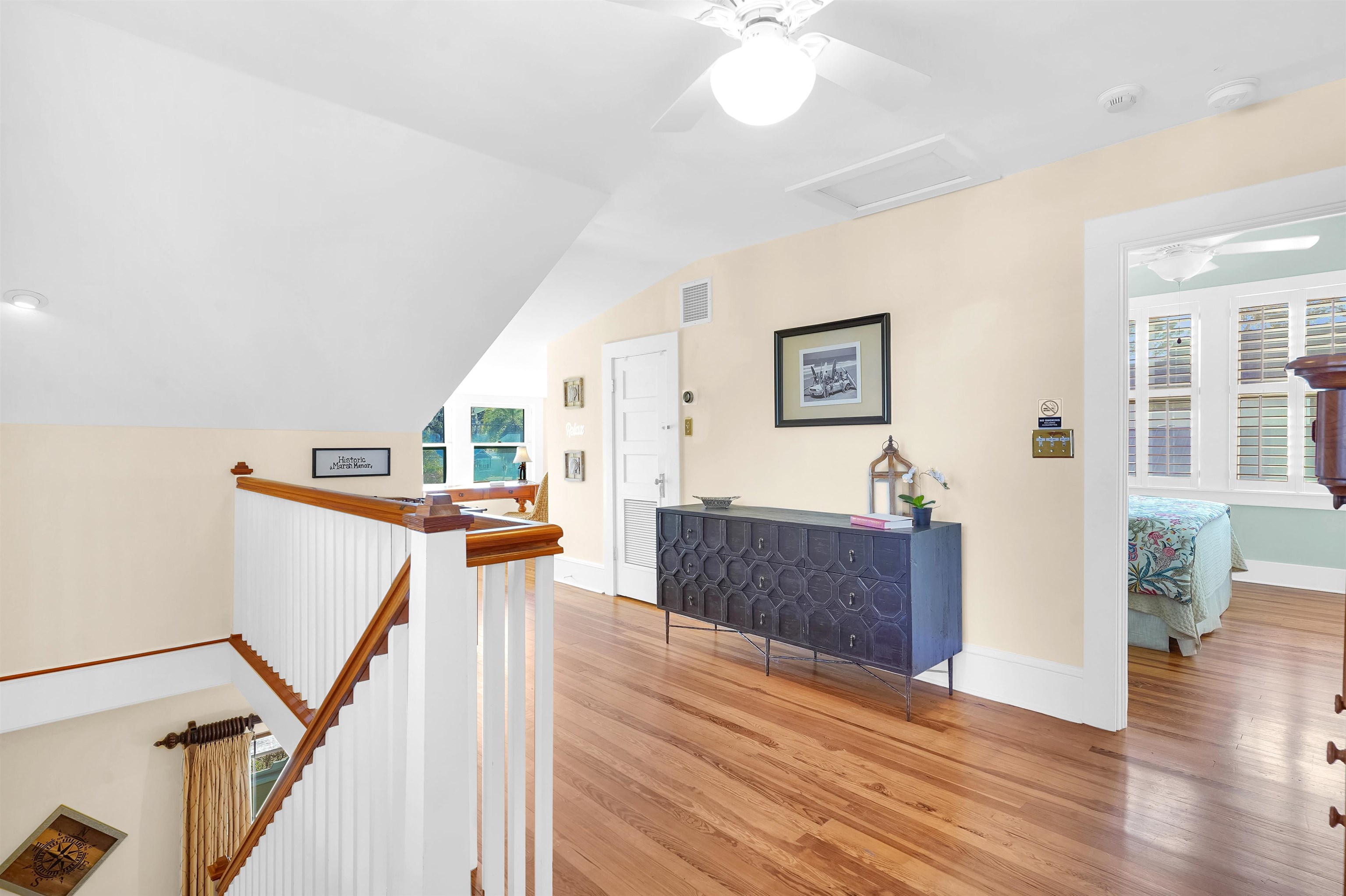 Image 30 of 69 For 28 Park Ave E