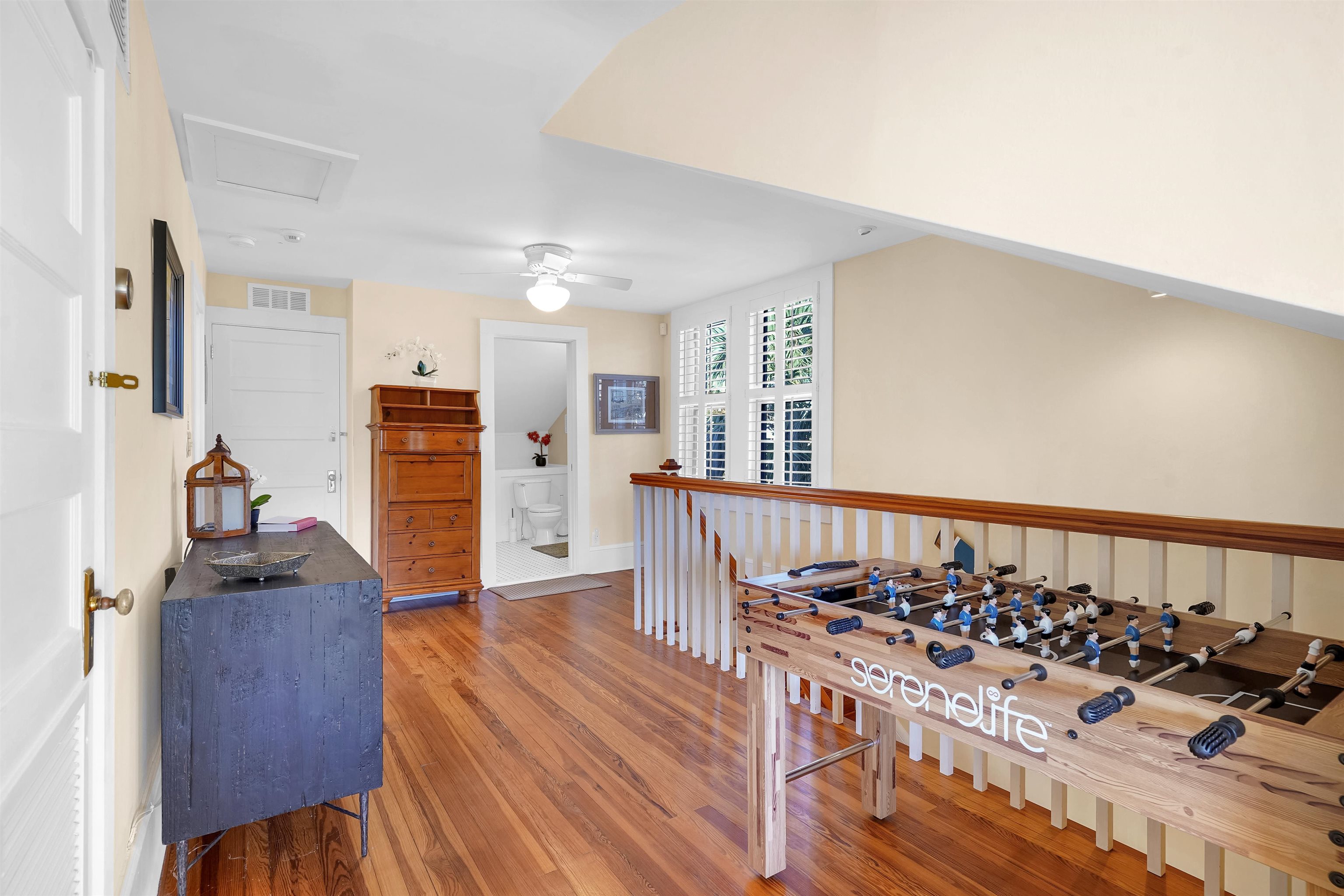 Image 34 of 69 For 28 Park Ave E