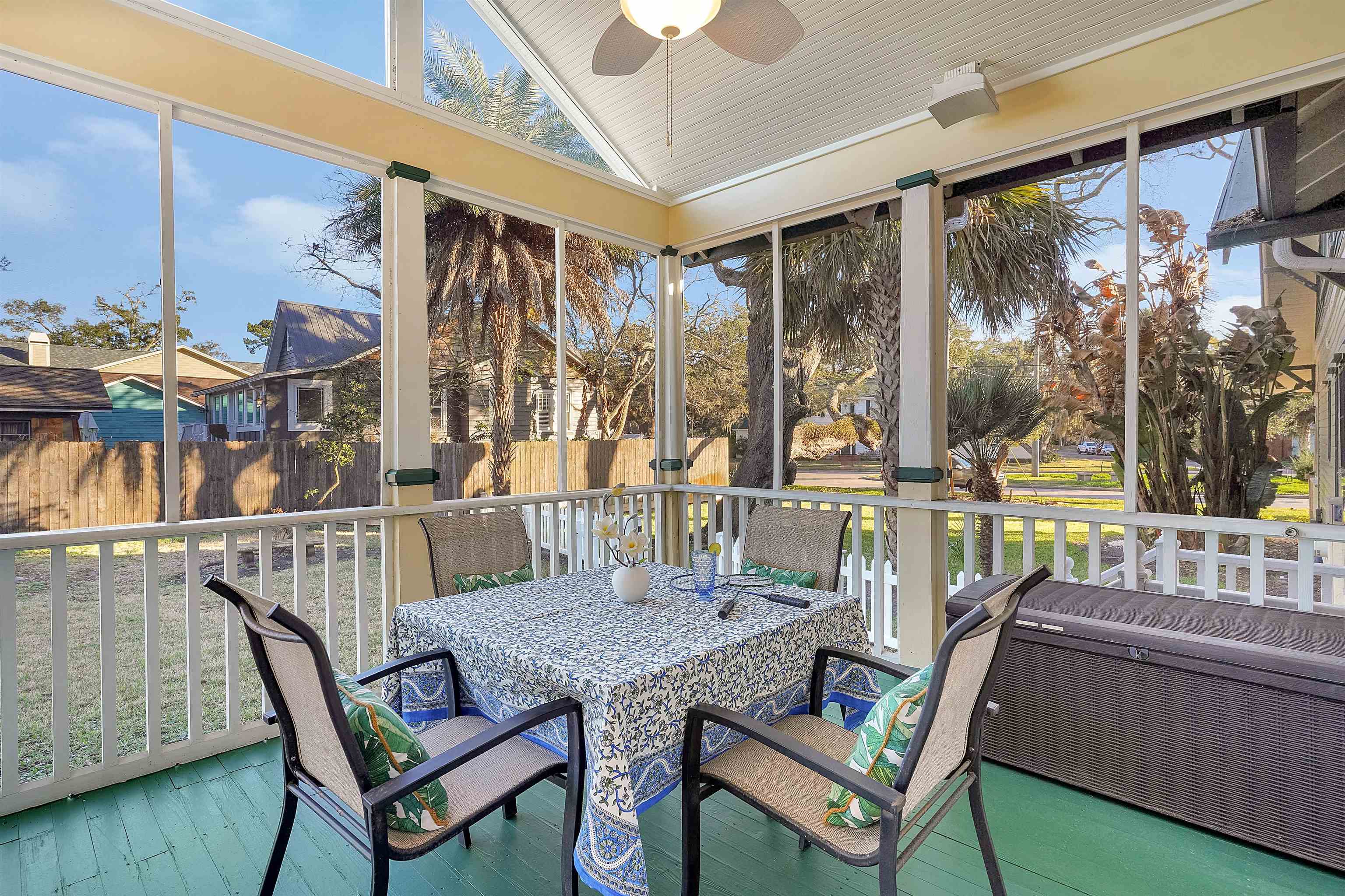 Image 40 of 69 For 28 Park Ave E